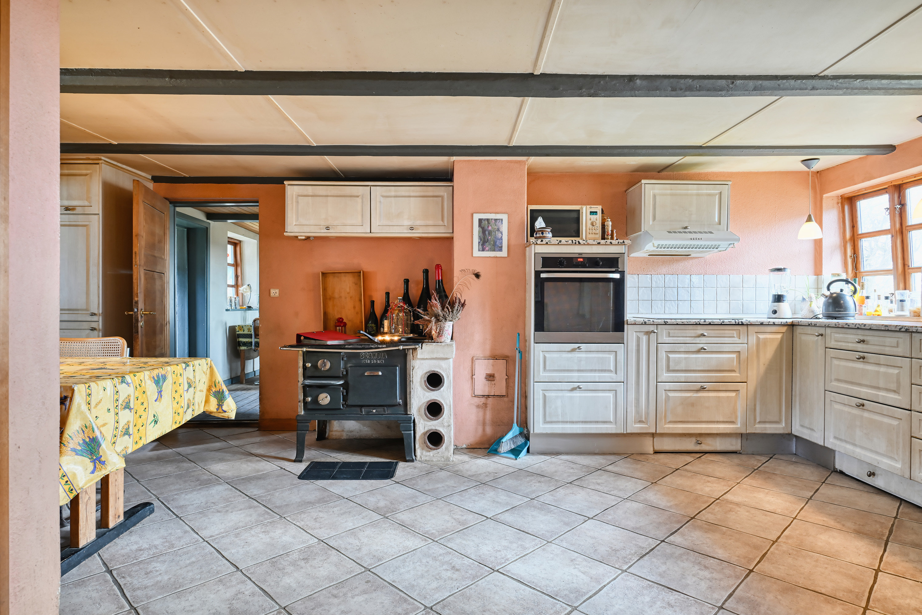 Fremhævet køkken billede i fuldskærmstilstand. Billede af Lienlundsvej 1, Nr Frejlev, 4892 Kettinge