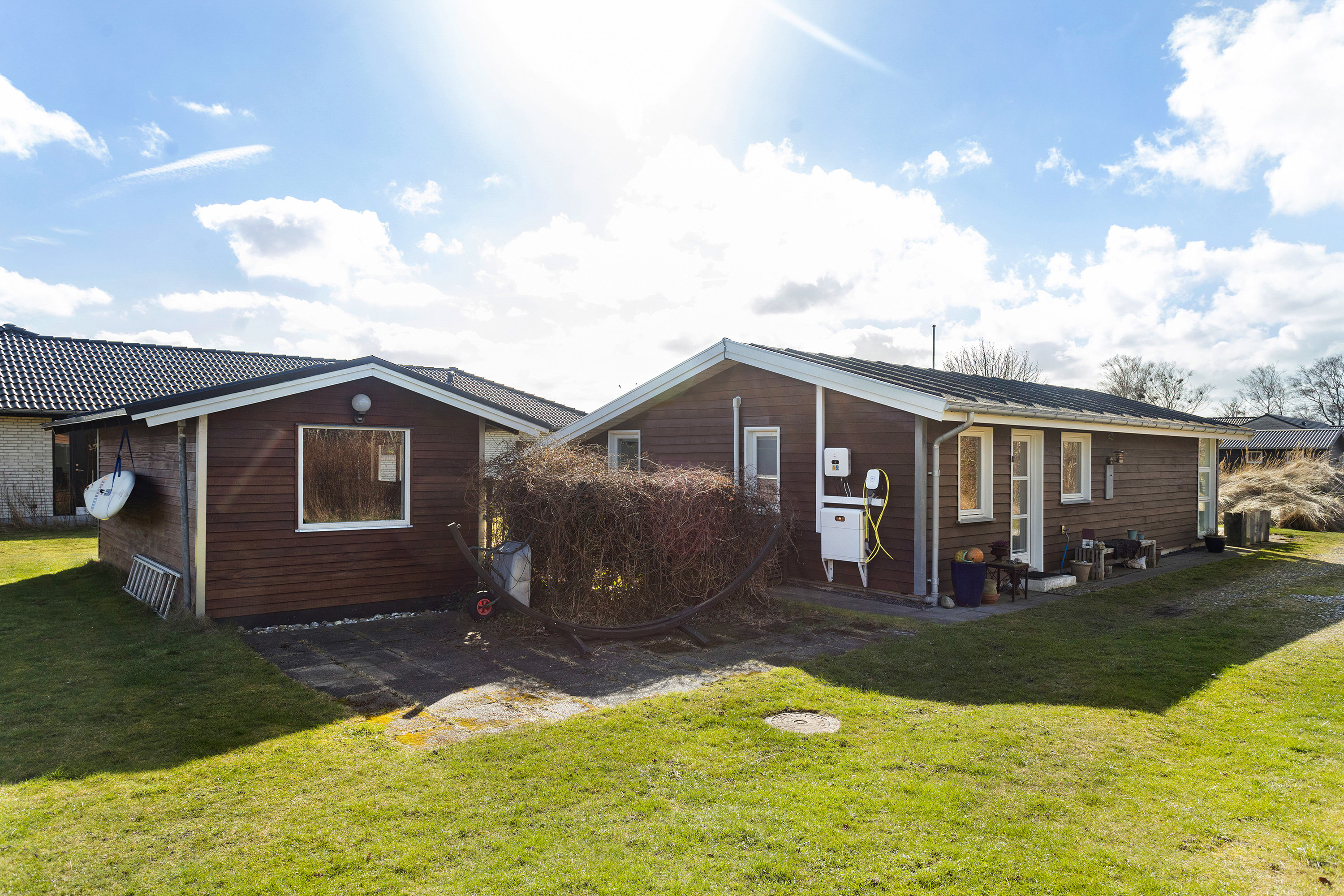 Fremhævet facade billede i fuldskærmstilstand. Billede af Rughaven 15A, 9970 Strandby