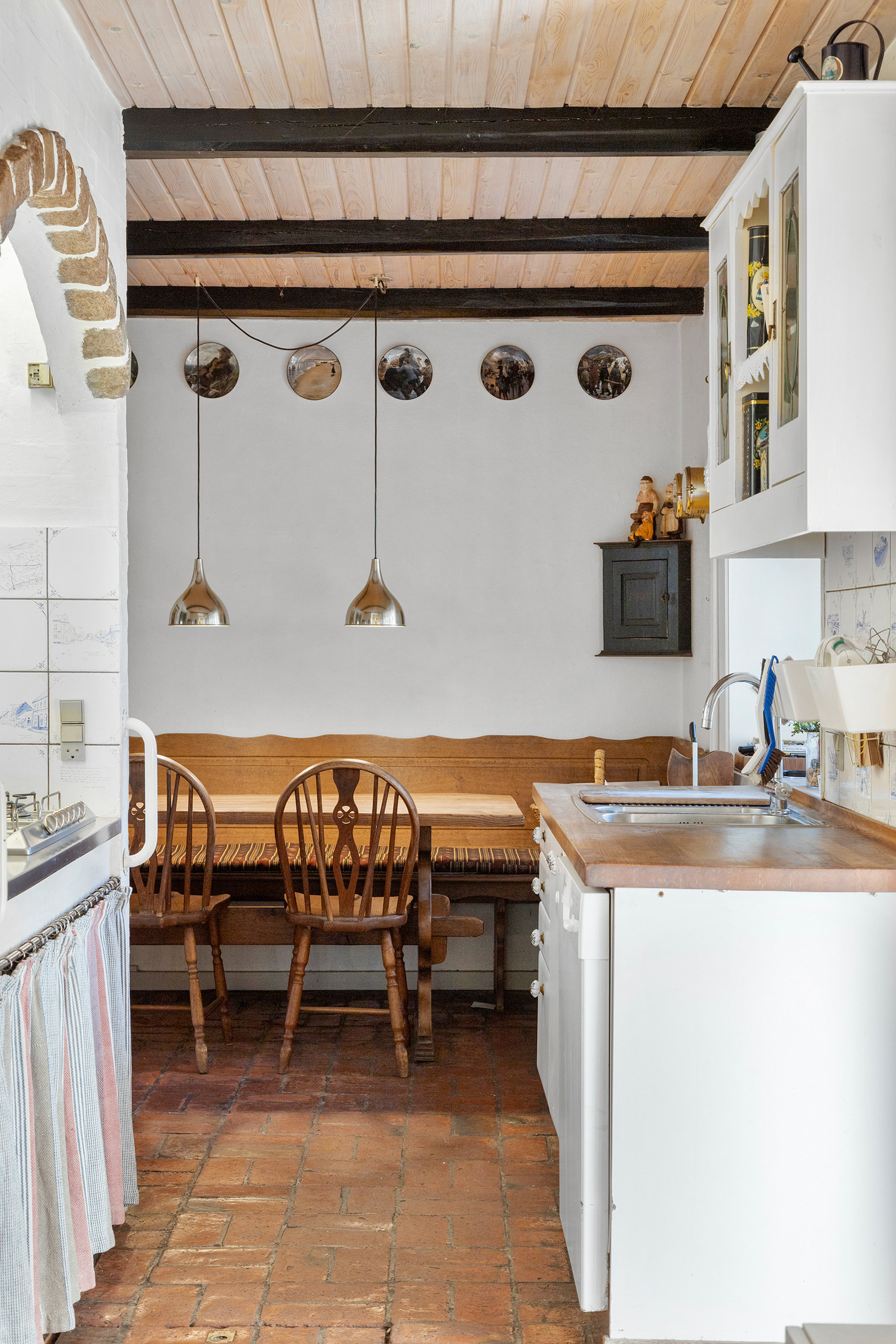 Fremhævet køkken billede i fuldskærmstilstand. Billede af Svinkløvvej 343, Hjortdal, 9690 Fjerritslev