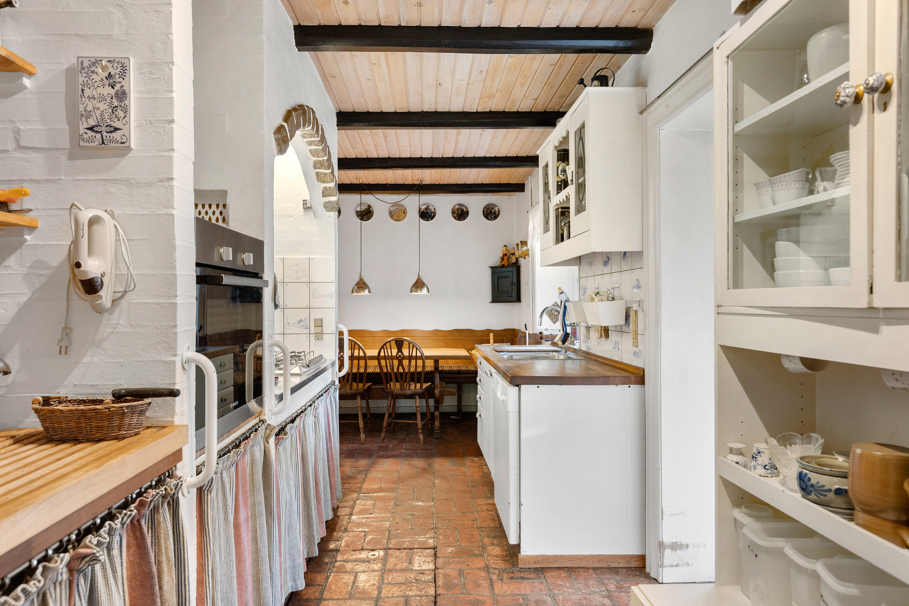 Fremhævet køkken billede i fuldskærmstilstand. Billede af Svinkløvvej 343, Hjortdal, 9690 Fjerritslev