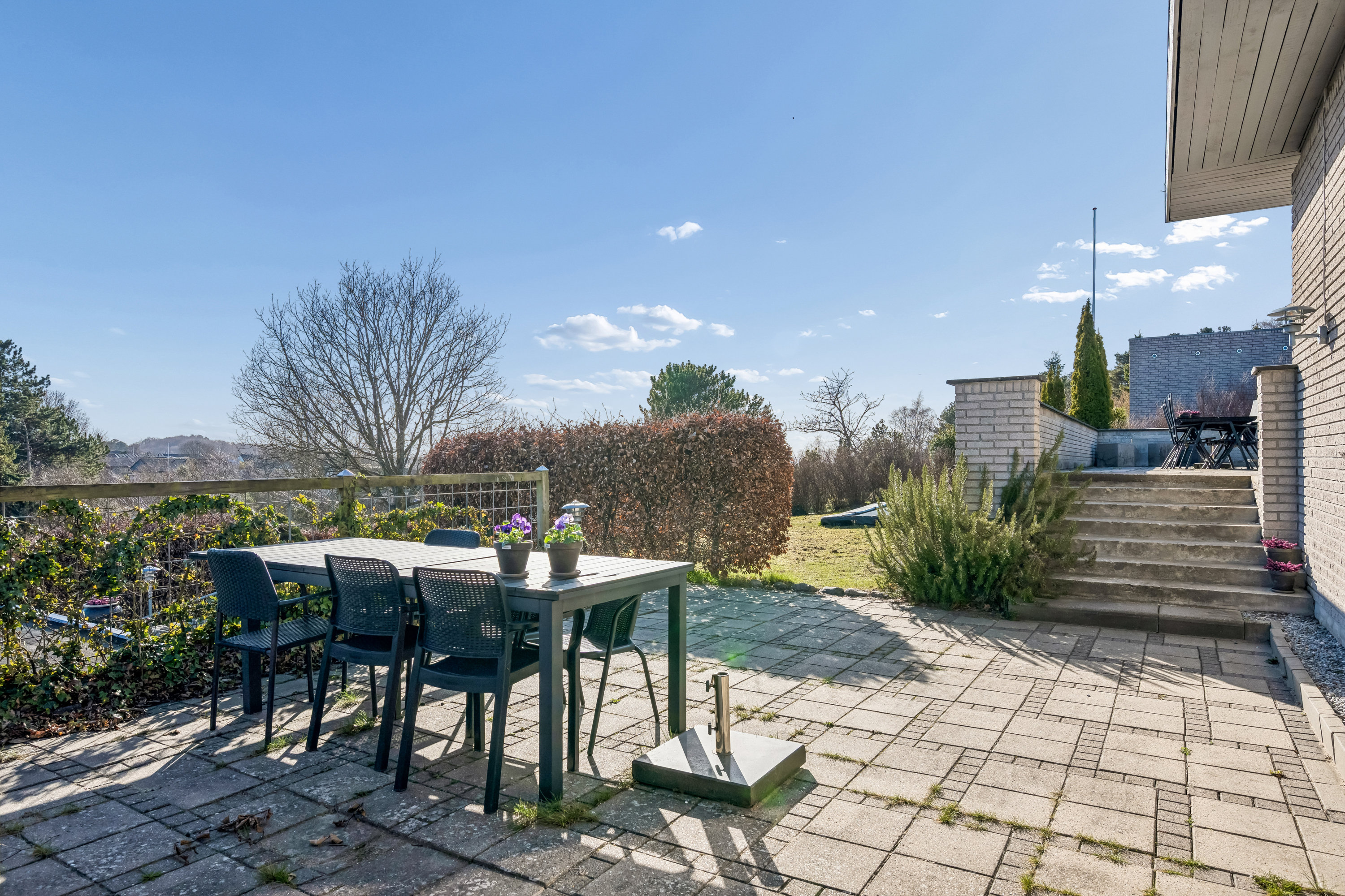 Fremhævet terrasse billede i fuldskærmstilstand. Billede af Skansebakken 4, 8400 Ebeltoft