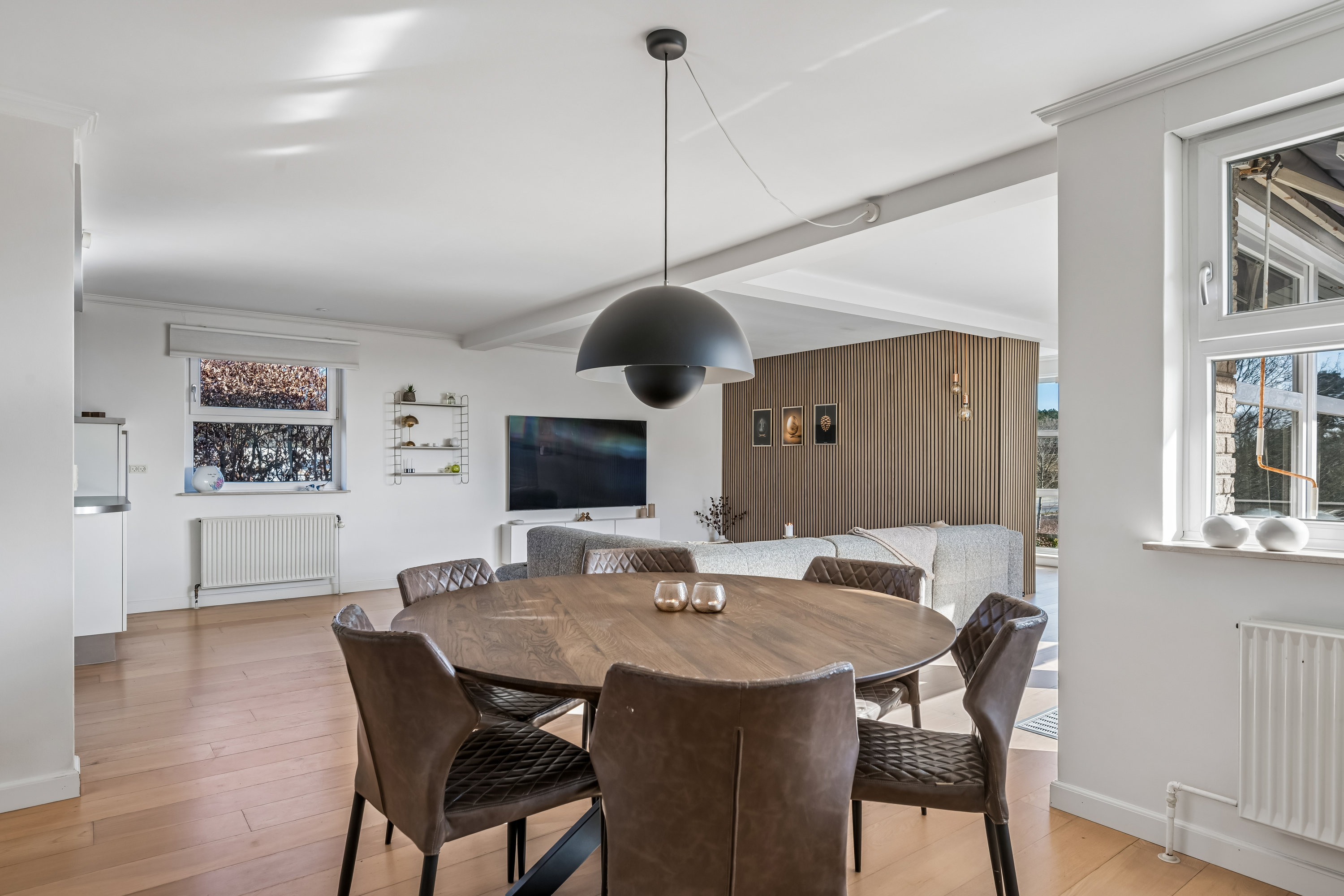 Fremhævet stue billede i fuldskærmstilstand. Billede af Skansebakken 4, 8400 Ebeltoft