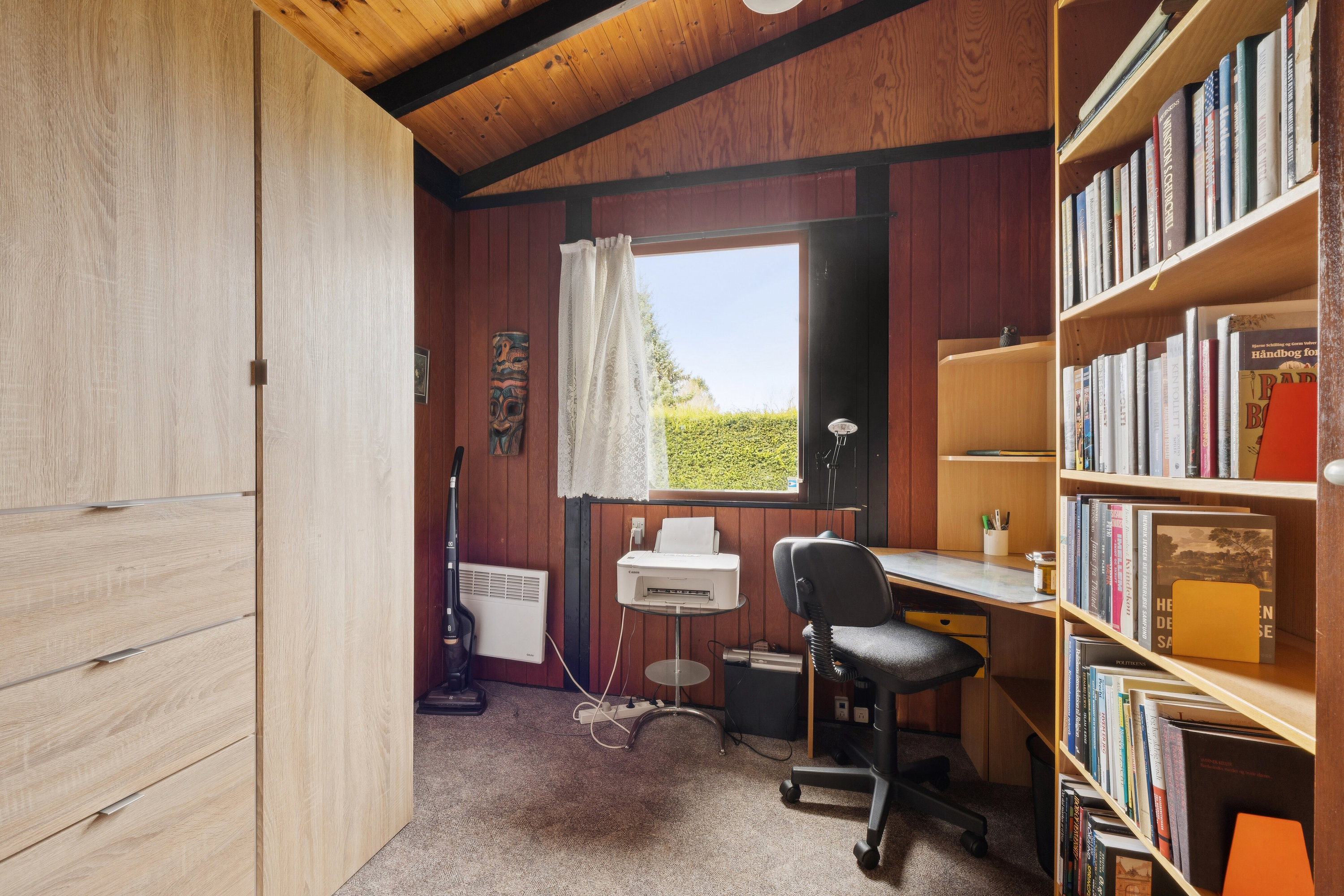 Fremhævet arbejdsværelse billede i fuldskærmstilstand. Billede af Skovduevej 50, Villingerød, 3120 Dronningmølle