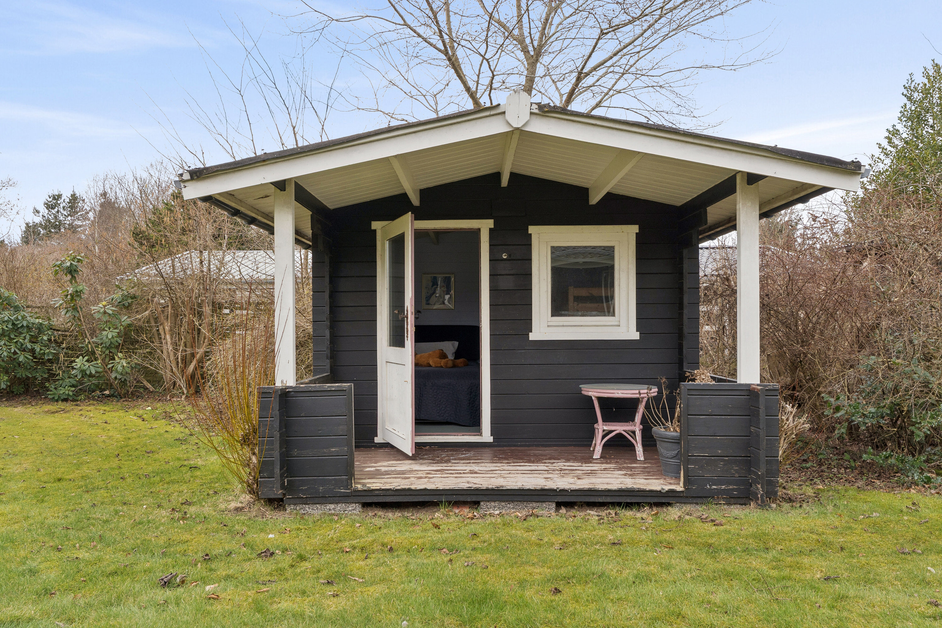 Fremhævet udendørs billede i fuldskærmstilstand. Billede af Skovduevej 50, Villingerød, 3120 Dronningmølle