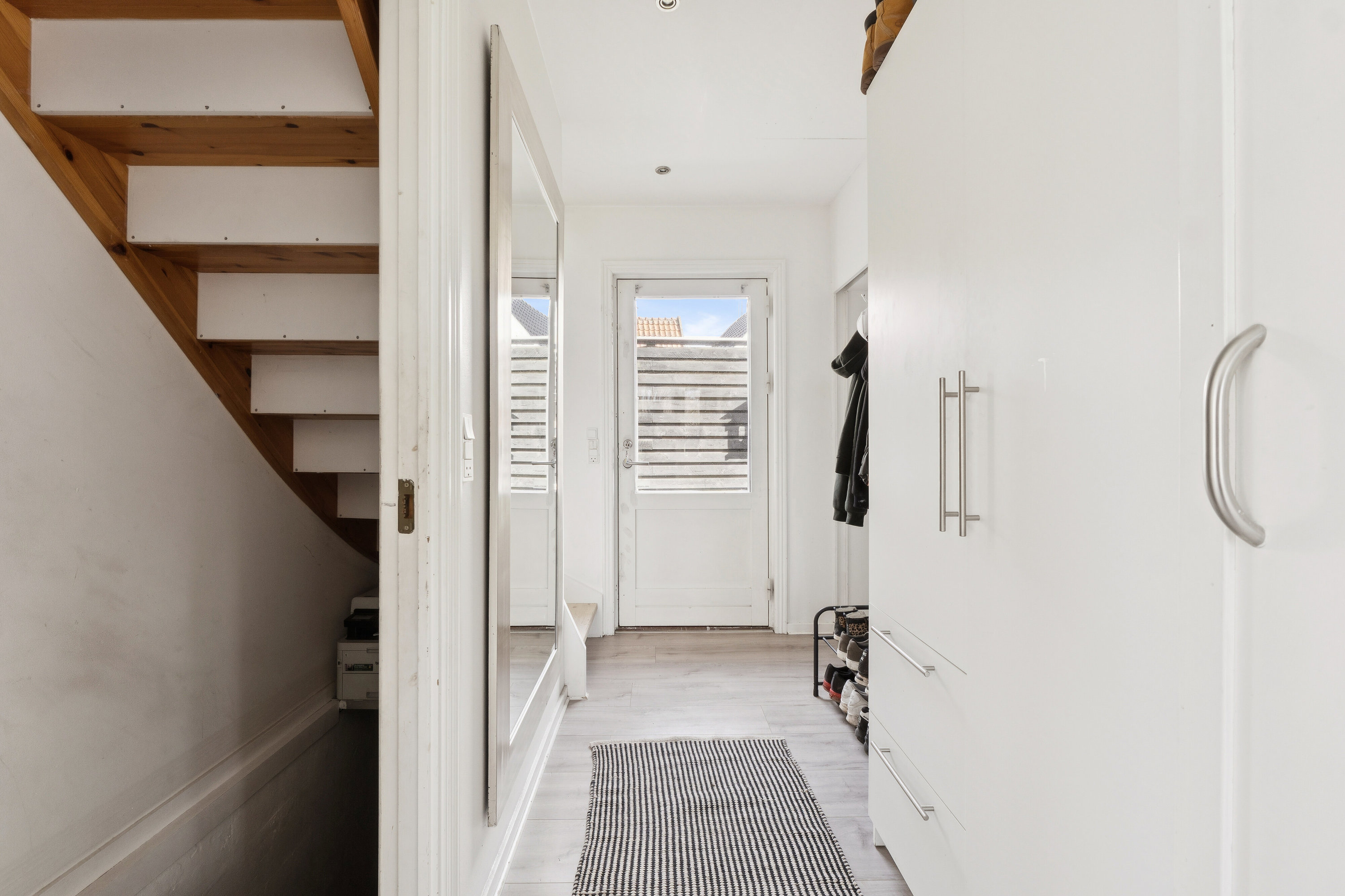 Fremhævet gang billede i fuldskærmstilstand. Billede af Poppel Alle 1B, 3120 Dronningmølle