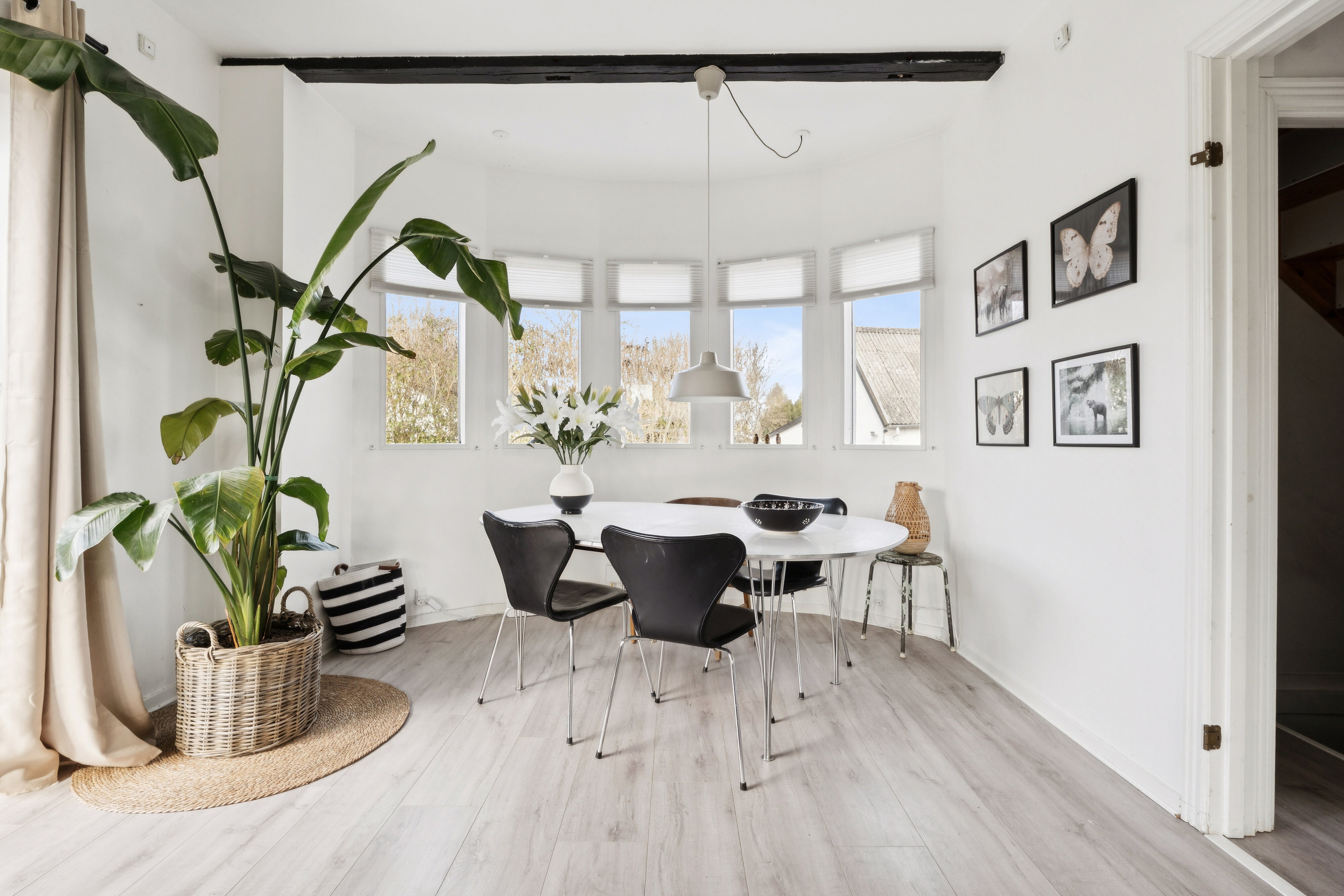 Fremhævet spisestue billede i fuldskærmstilstand. Billede af Poppel Alle 1B, 3120 Dronningmølle