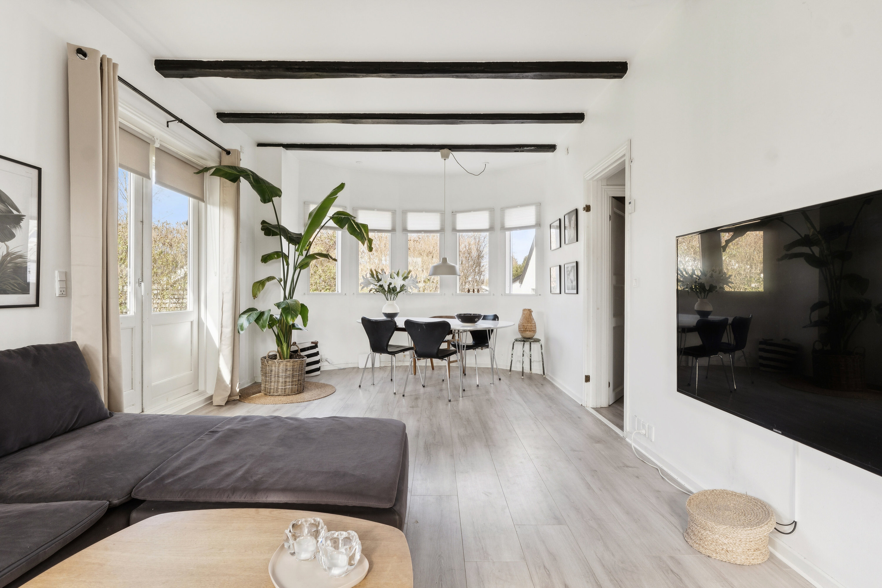 Fremhævet stue billede i fuldskærmstilstand. Billede af Poppel Alle 1B, 3120 Dronningmølle