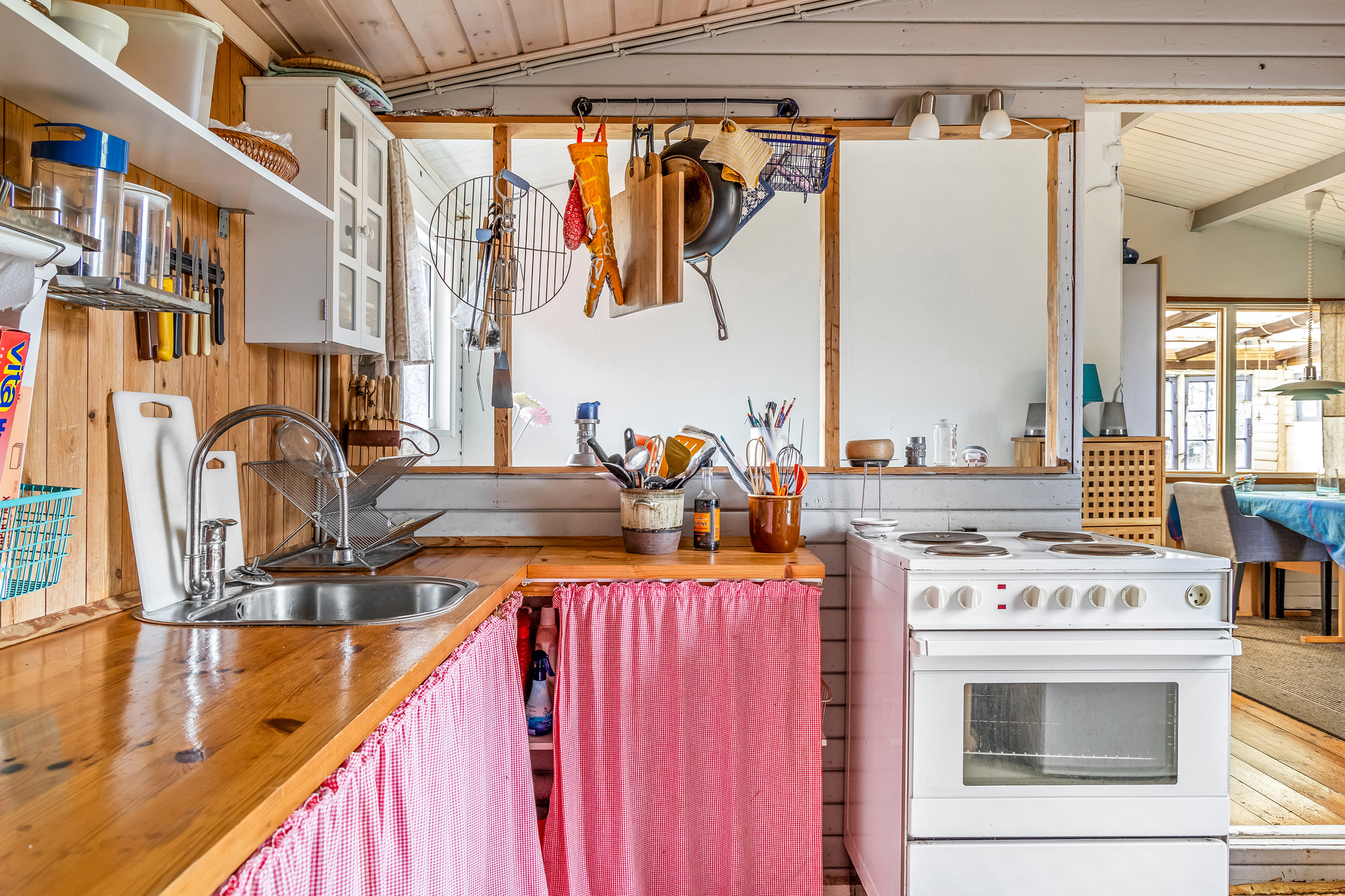 Fremhævet køkken billede i fuldskærmstilstand. Billede af Lindormevej 16, Kulhuse, 3630 Jægerspris