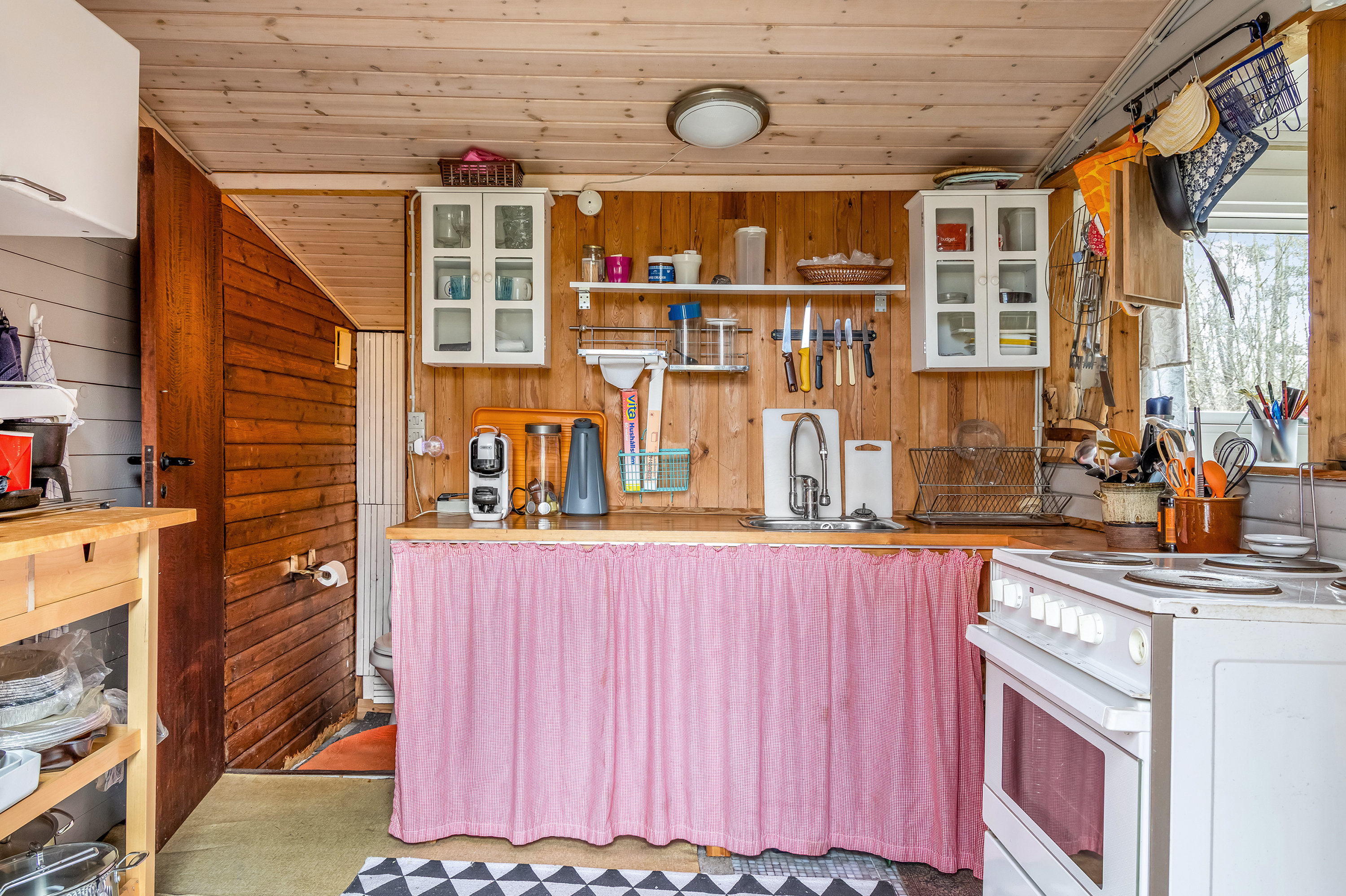 Fremhævet køkken billede i fuldskærmstilstand. Billede af Lindormevej 16, Kulhuse, 3630 Jægerspris