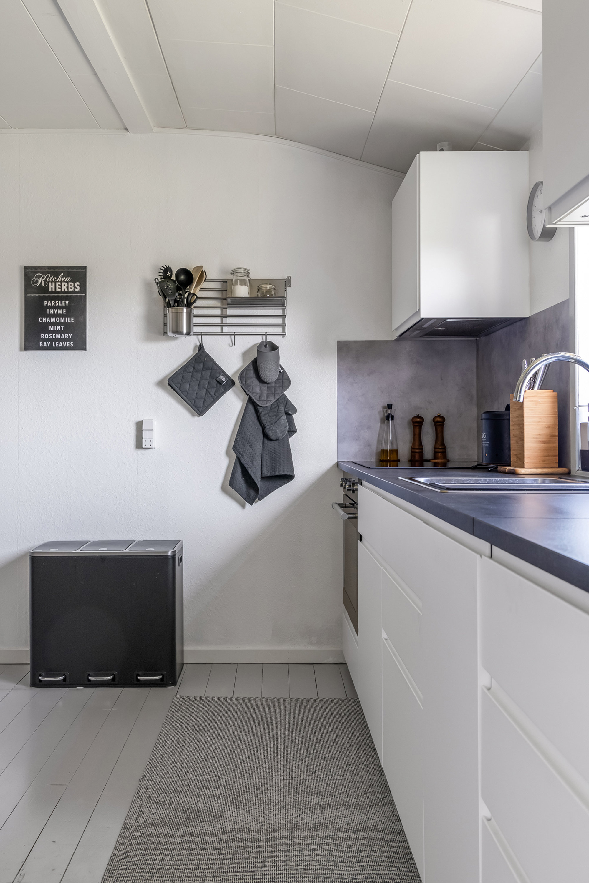 Fremhævet køkken billede i fuldskærmstilstand. Billede af Skovbakken 17, Kulhuse, 3630 Jægerspris