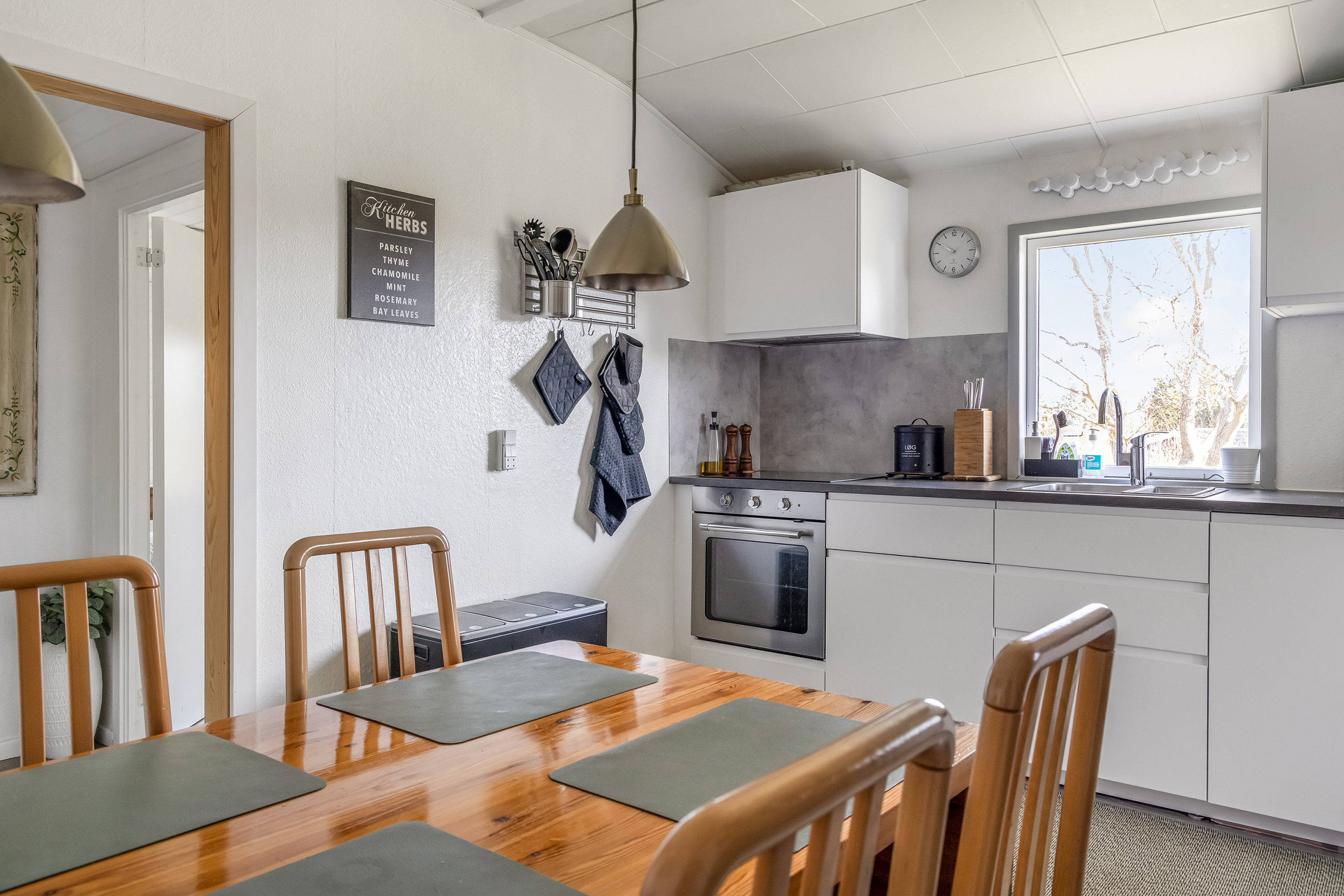 Fremhævet køkken billede i fuldskærmstilstand. Billede af Skovbakken 17, Kulhuse, 3630 Jægerspris