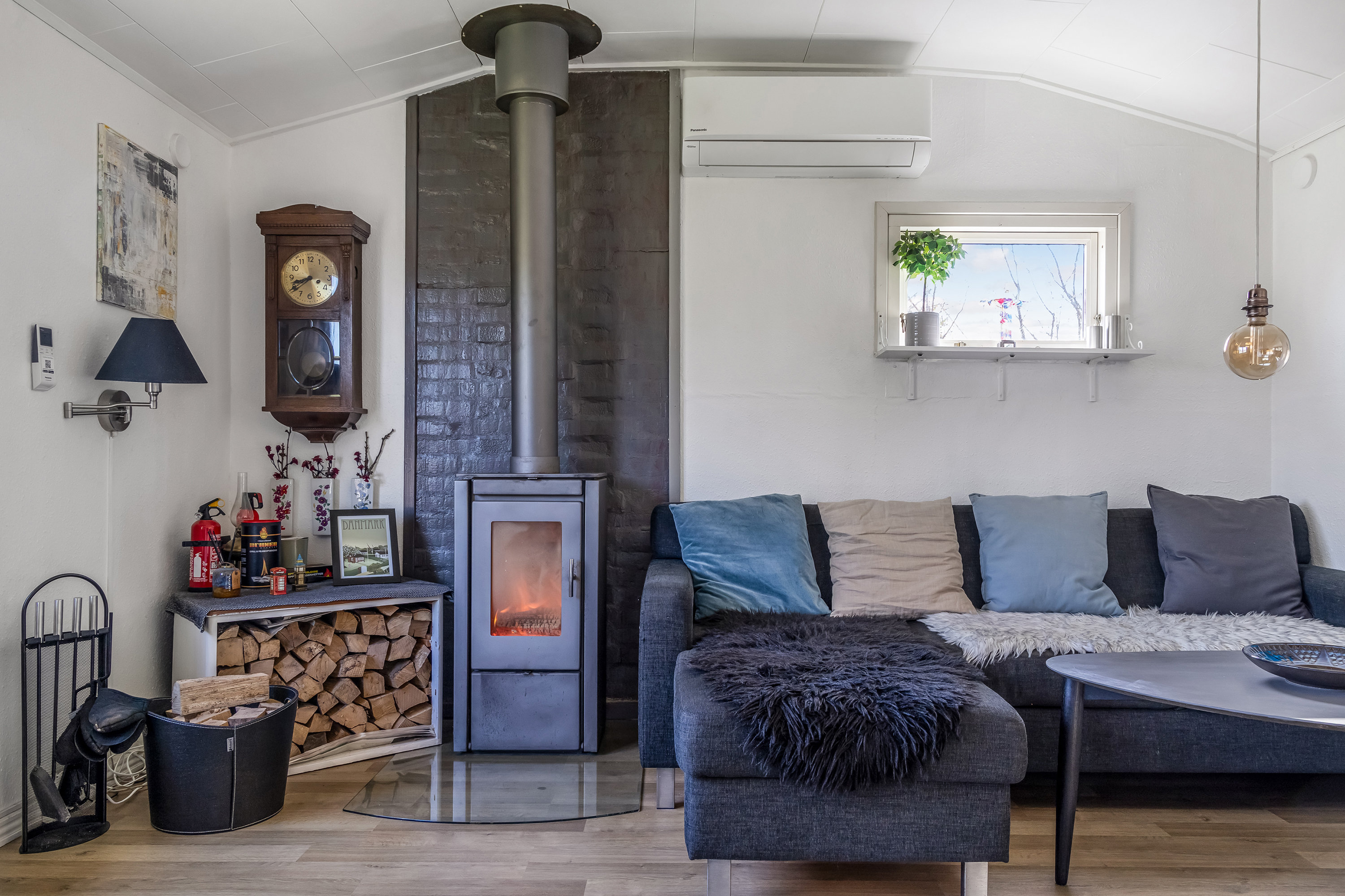 Fremhævet stue billede i fuldskærmstilstand. Billede af Skovbakken 17, Kulhuse, 3630 Jægerspris