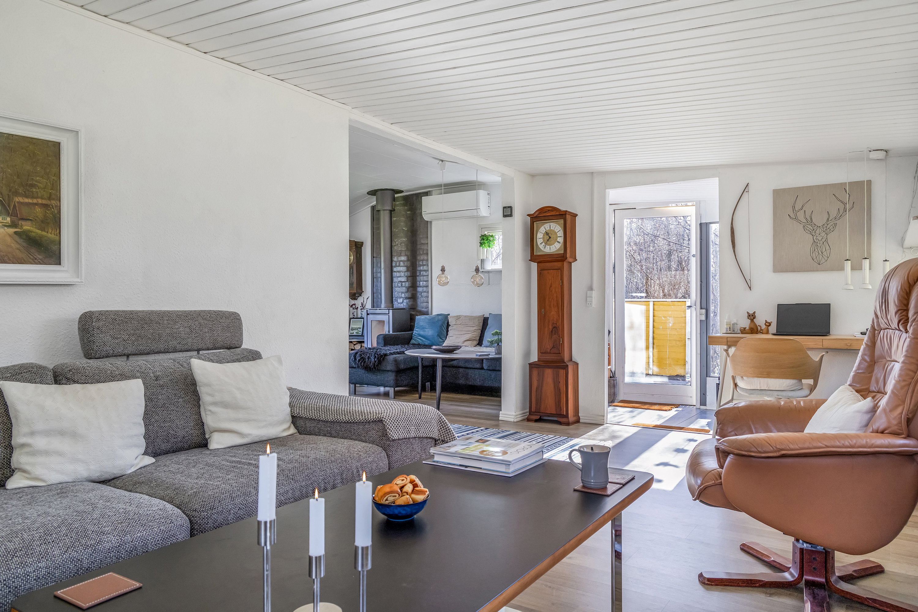 Fremhævet stue billede i fuldskærmstilstand. Billede af Skovbakken 17, Kulhuse, 3630 Jægerspris