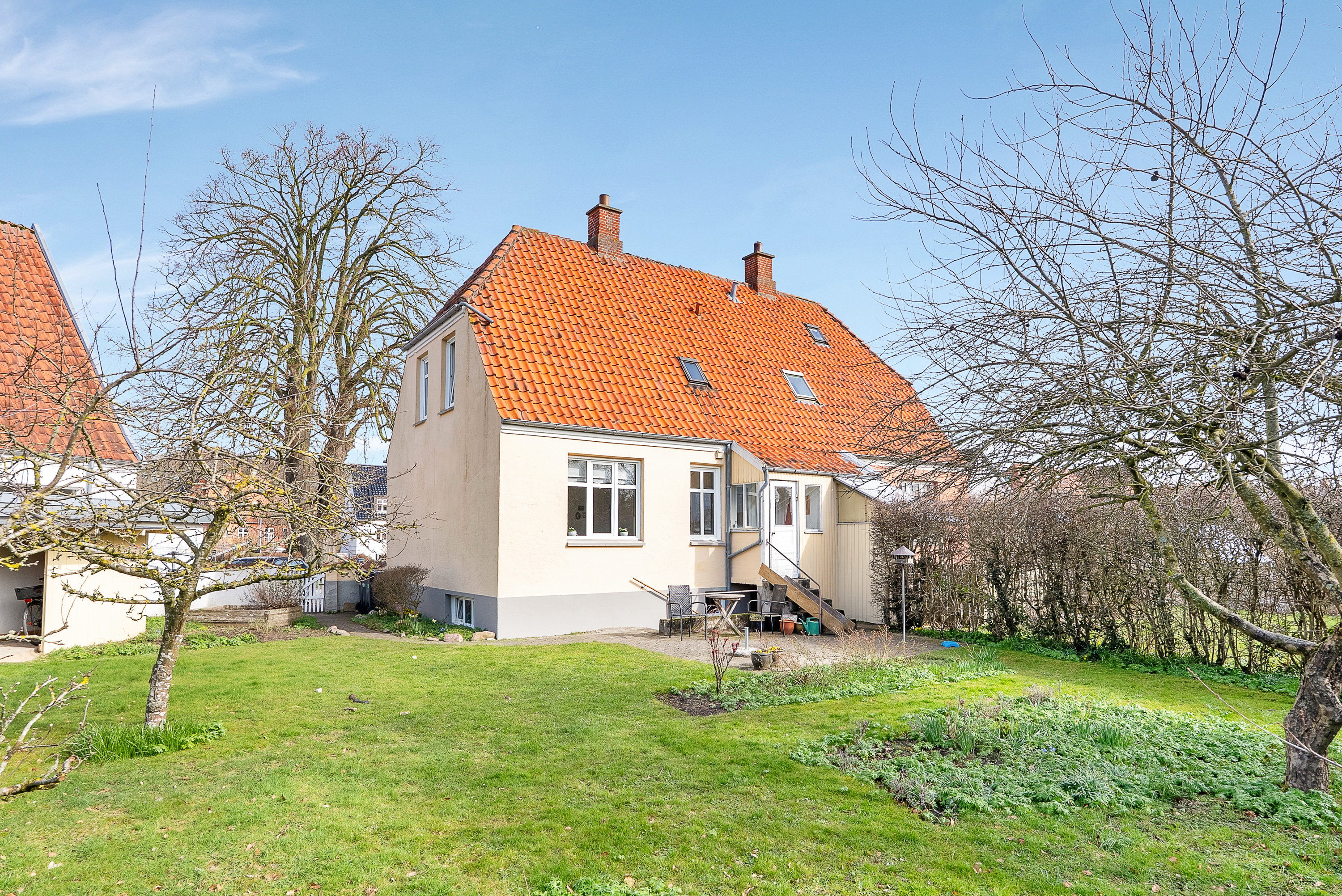 Fremhævet facade billede i fuldskærmstilstand. Billede af Dronning Olgas Vej 28, 5000 Odense C