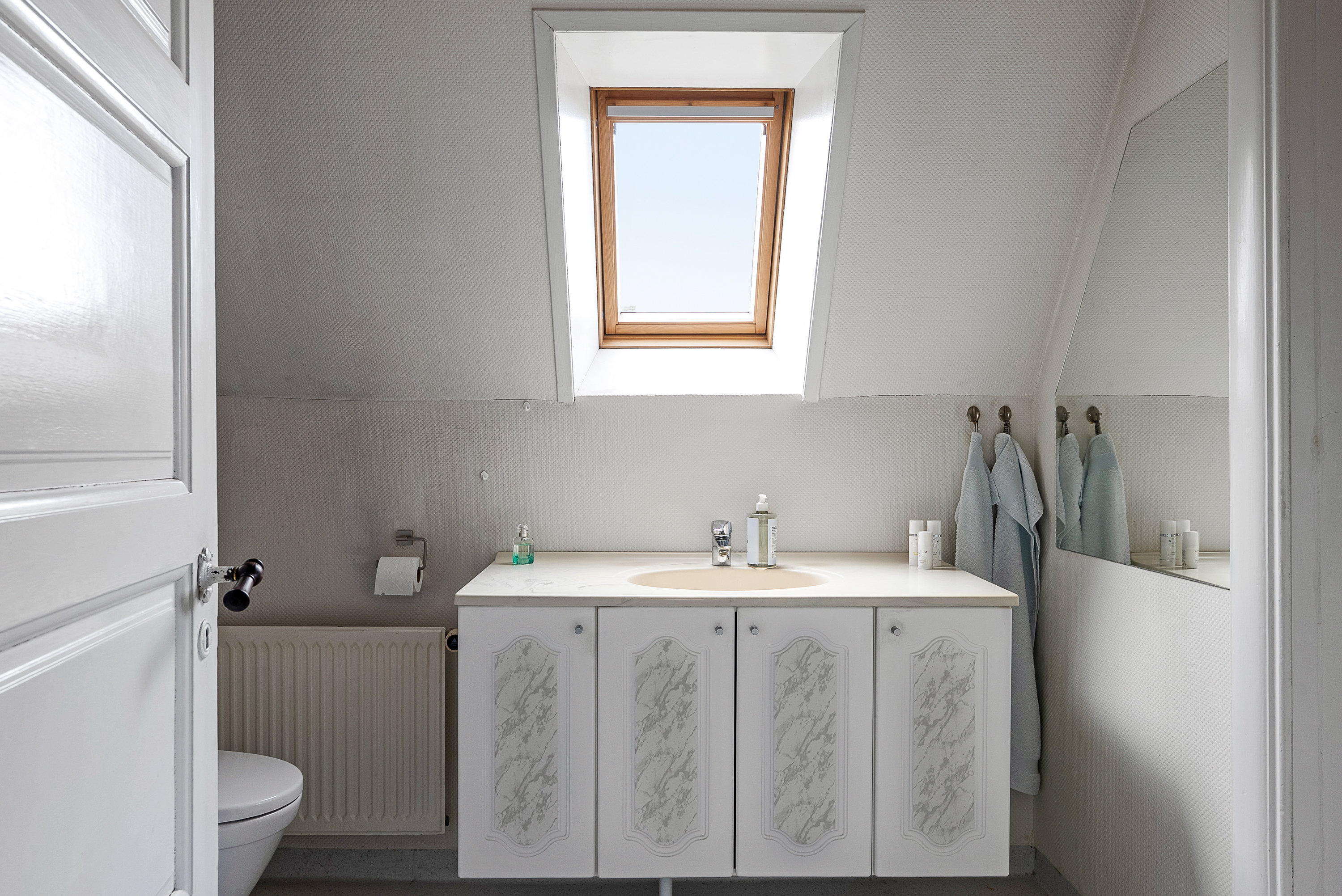 Fremhævet badeværelse billede i fuldskærmstilstand. Billede af Dronning Olgas Vej 28, 5000 Odense C