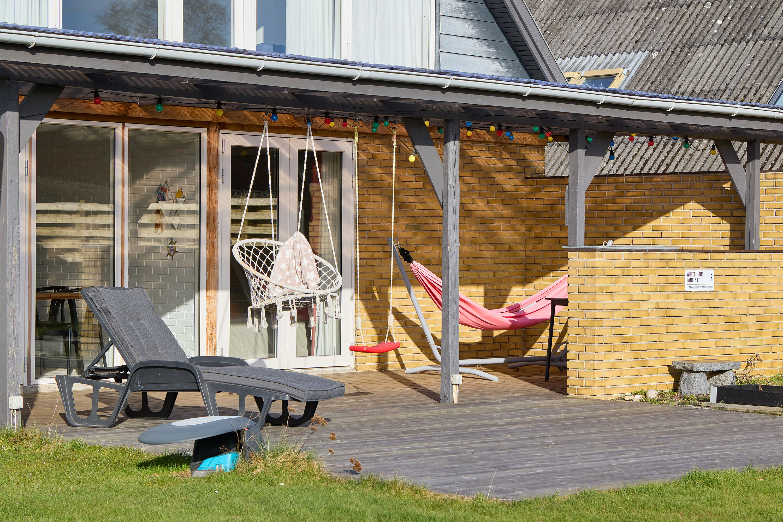 Fremhævet terrasse billede i fuldskærmstilstand. Billede af Rørsangervej 9, 3650 Ølstykke