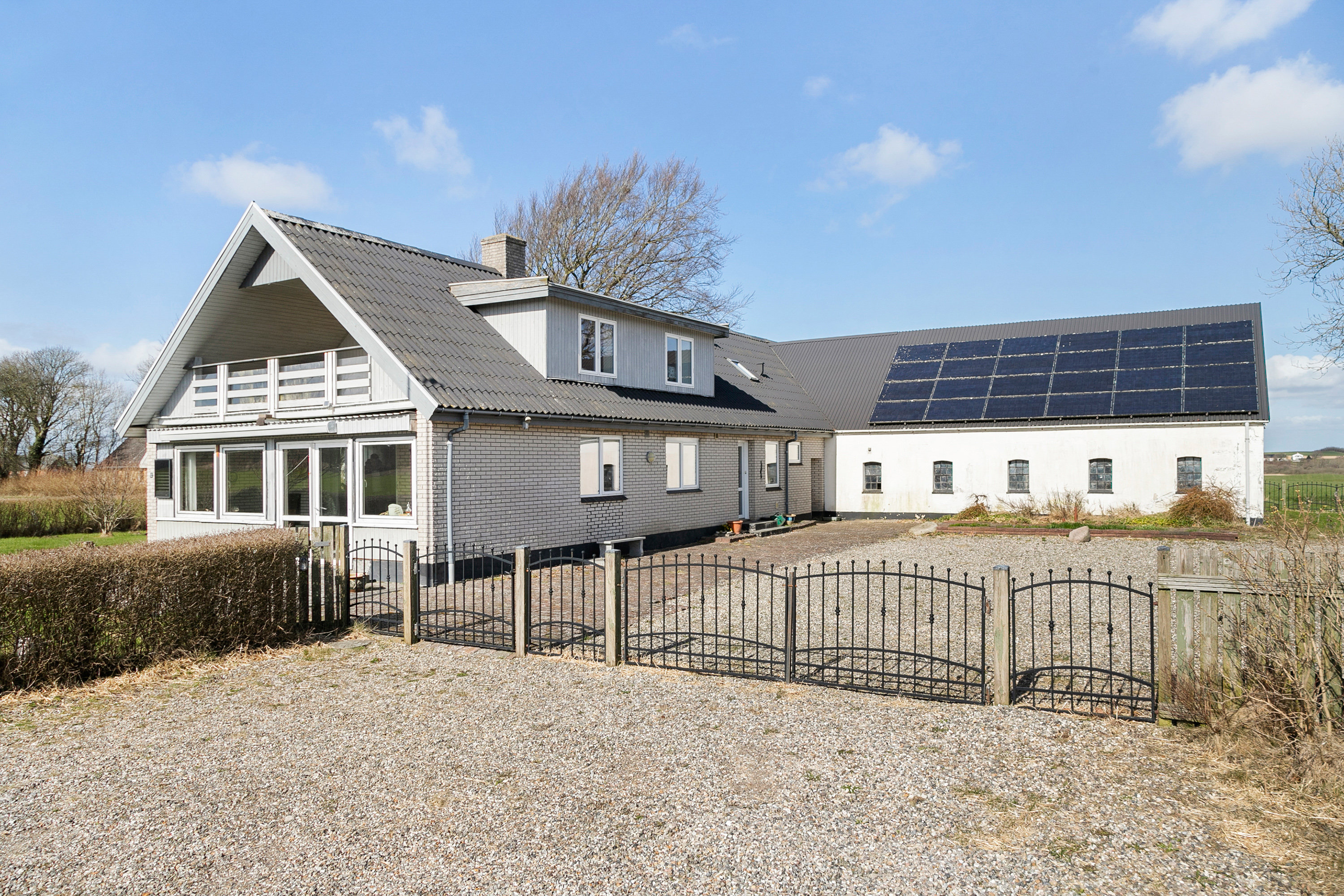 Fremhævet facade billede i fuldskærmstilstand. Billede af Gunderupvej 32, Tandrup, 9640 Farsø