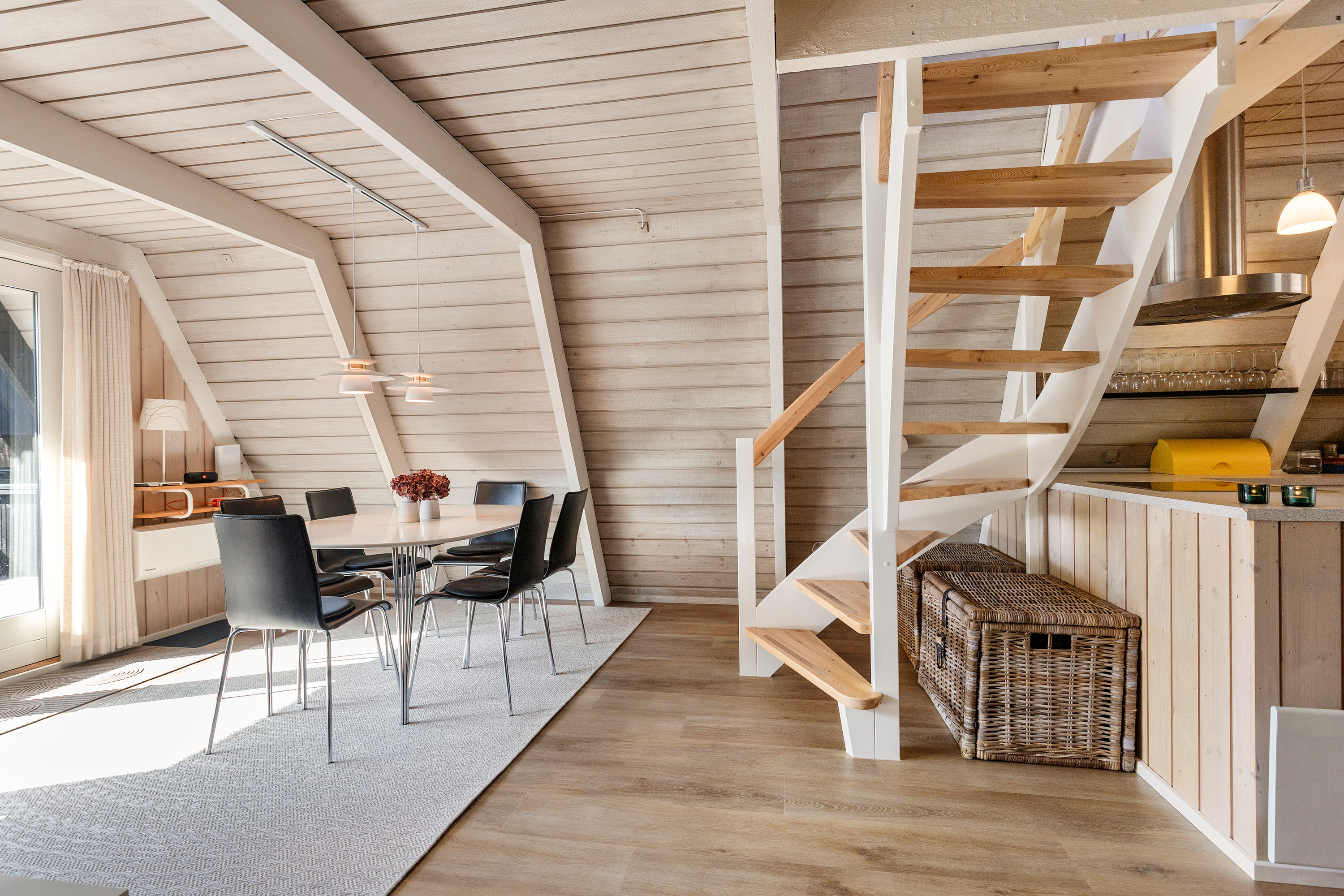 Fremhævet stue billede i fuldskærmstilstand. Billede af Golfsvinget 72, Gatten, 9640 Farsø