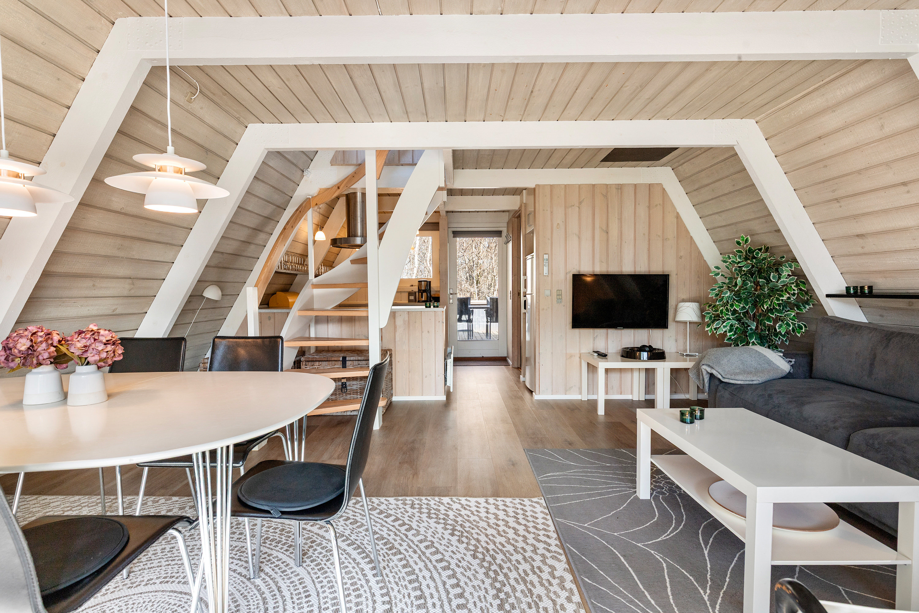 Fremhævet stue billede i fuldskærmstilstand. Billede af Golfsvinget 72, Gatten, 9640 Farsø