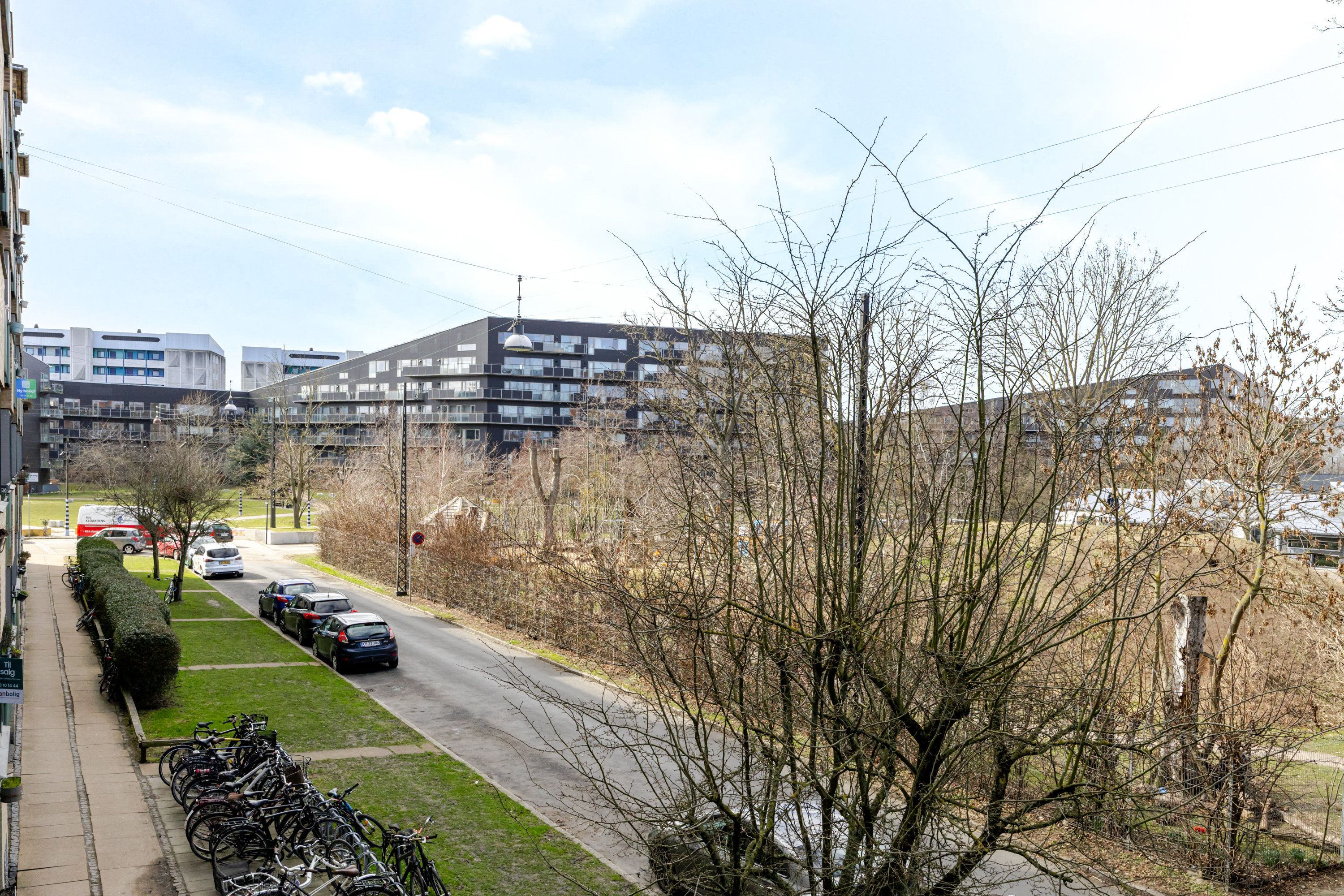 Fremhævet andet billede i fuldskærmstilstand. Billede af Uglevej 11, 1. tv., 2400 København NV