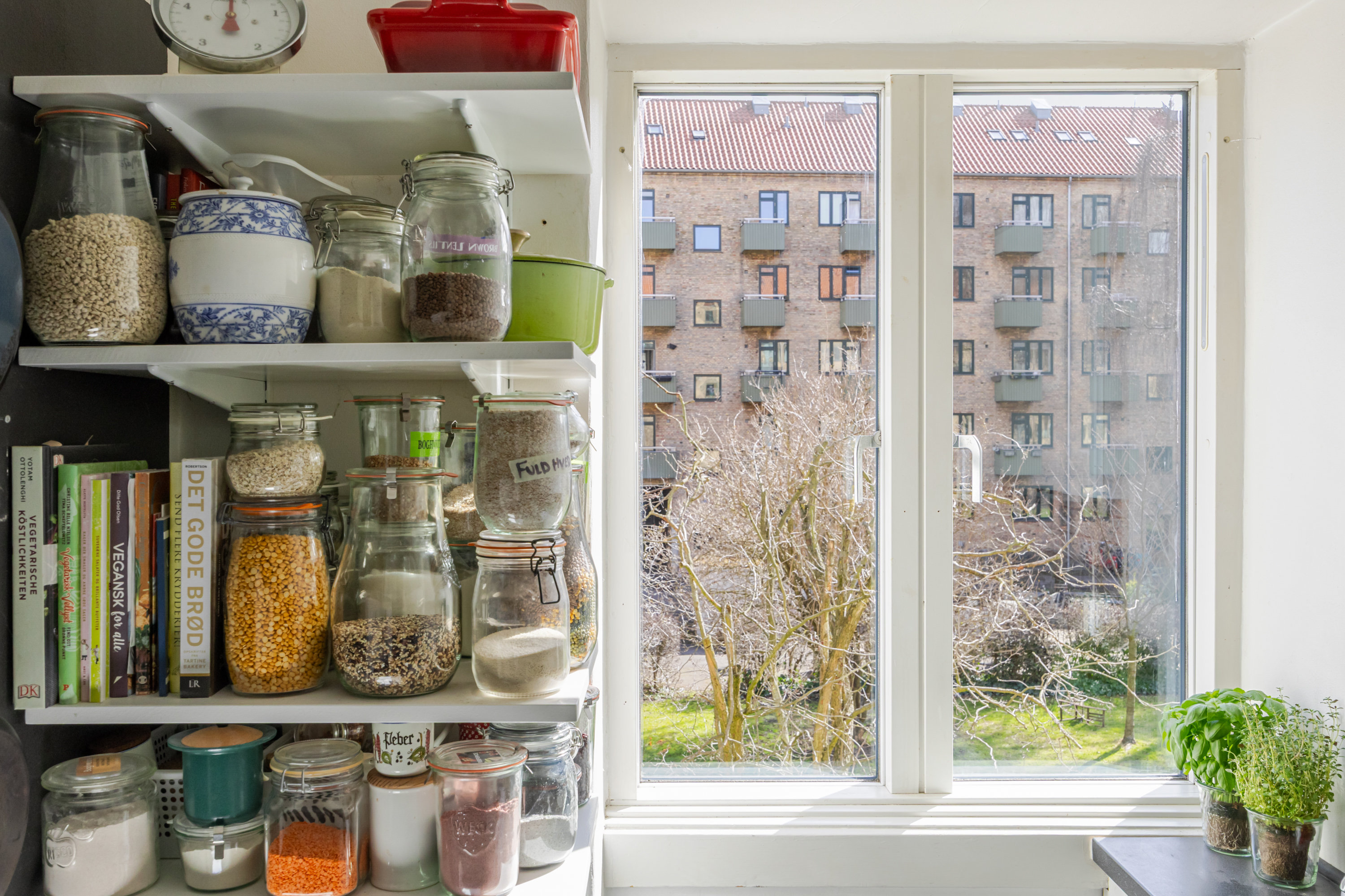 Fremhævet andet billede i fuldskærmstilstand. Billede af Uglevej 11, 1. tv., 2400 København NV