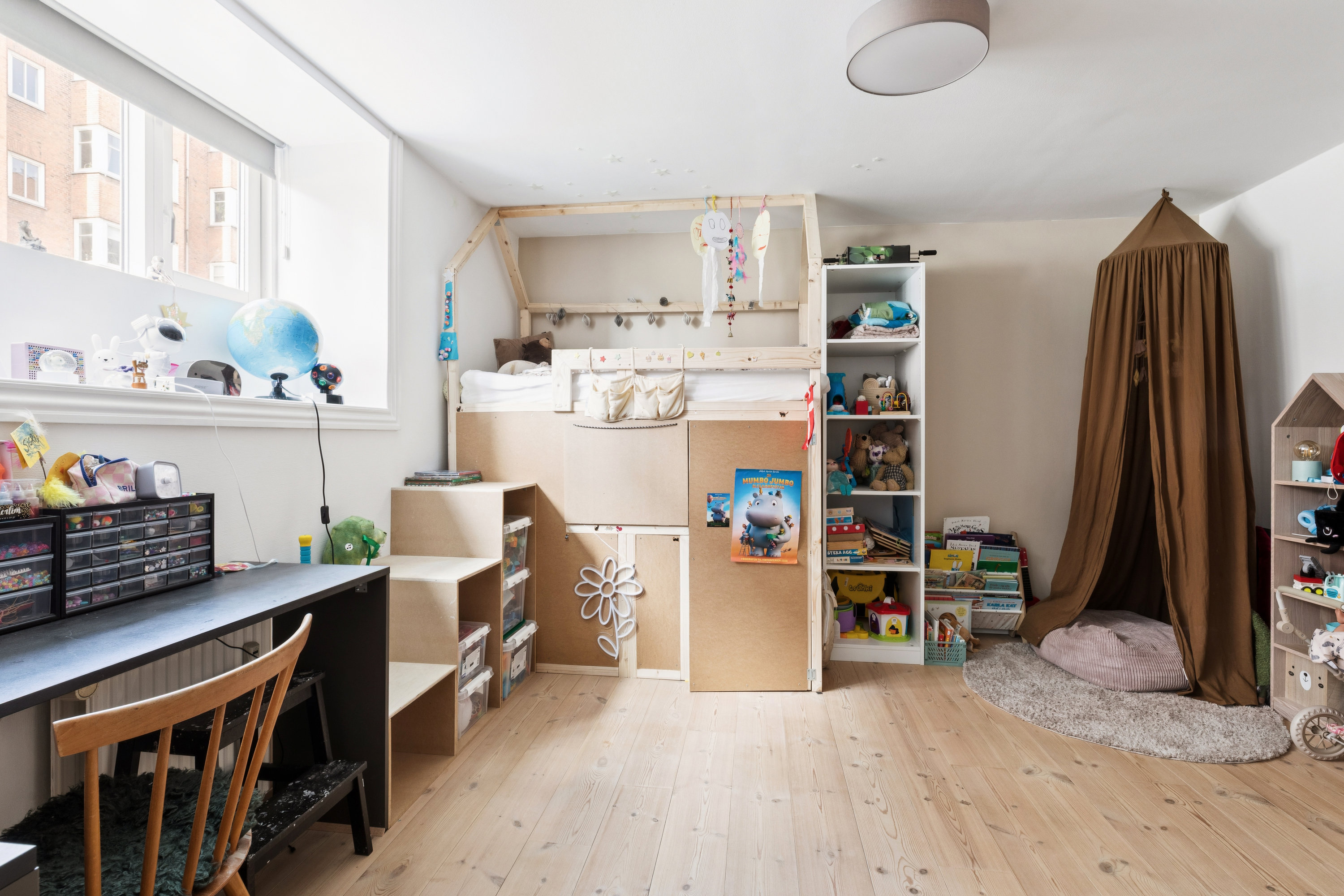 Fremhævet værelse billede i fuldskærmstilstand. Billede af Jernbane Allé 8, st.. tv., 2720 Vanløse