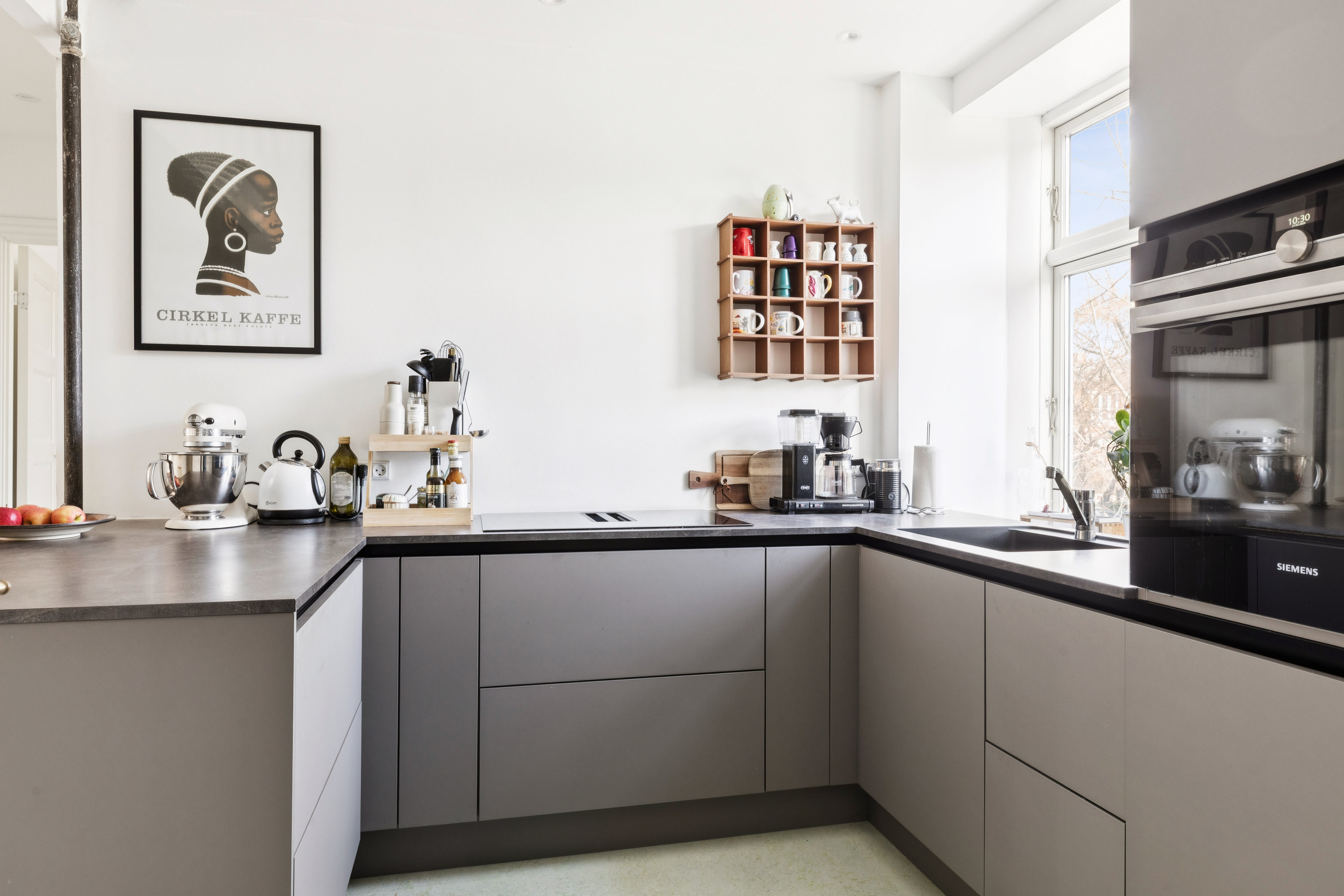 Fremhævet køkken billede i fuldskærmstilstand. Billede af Jernbane Allé 8, st.. tv., 2720 Vanløse