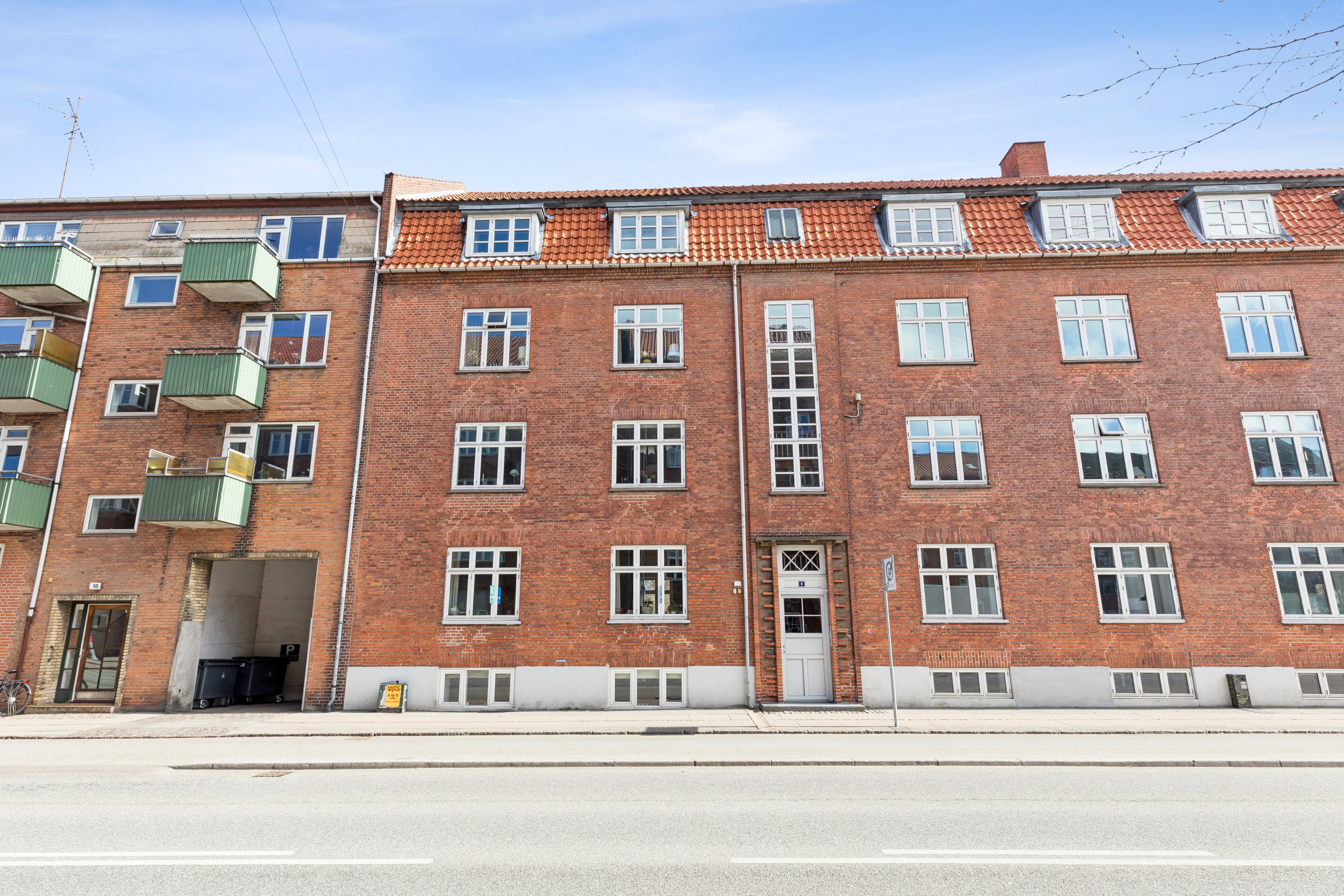 Fremhævet andet billede i fuldskærmstilstand. Billede af Jernbane Allé 8, st.. tv., 2720 Vanløse