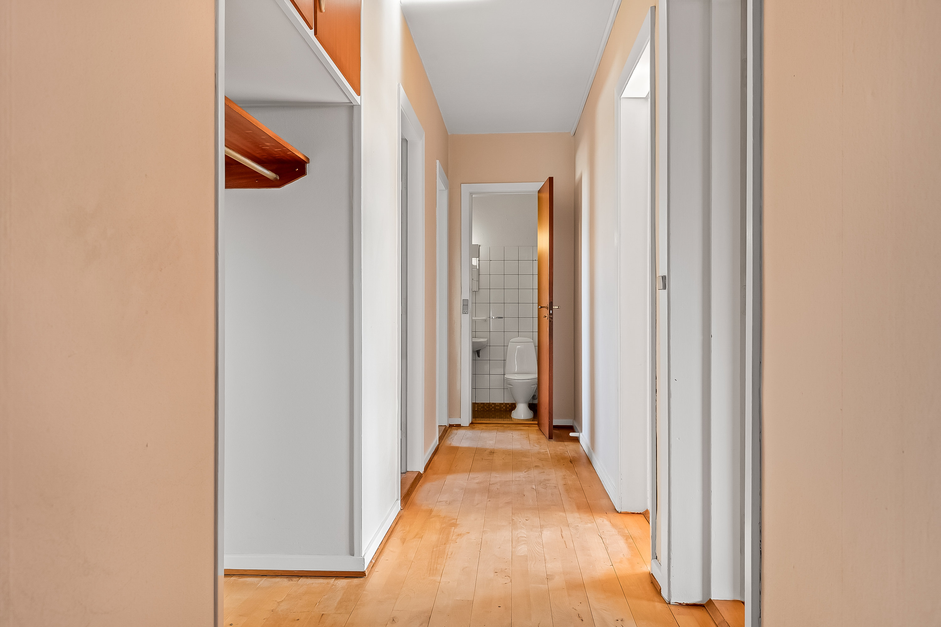 Fremhævet gang billede i fuldskærmstilstand. Billede af Stjernevej 15, 1. tv., Uhrhøj, 7100 Vejle