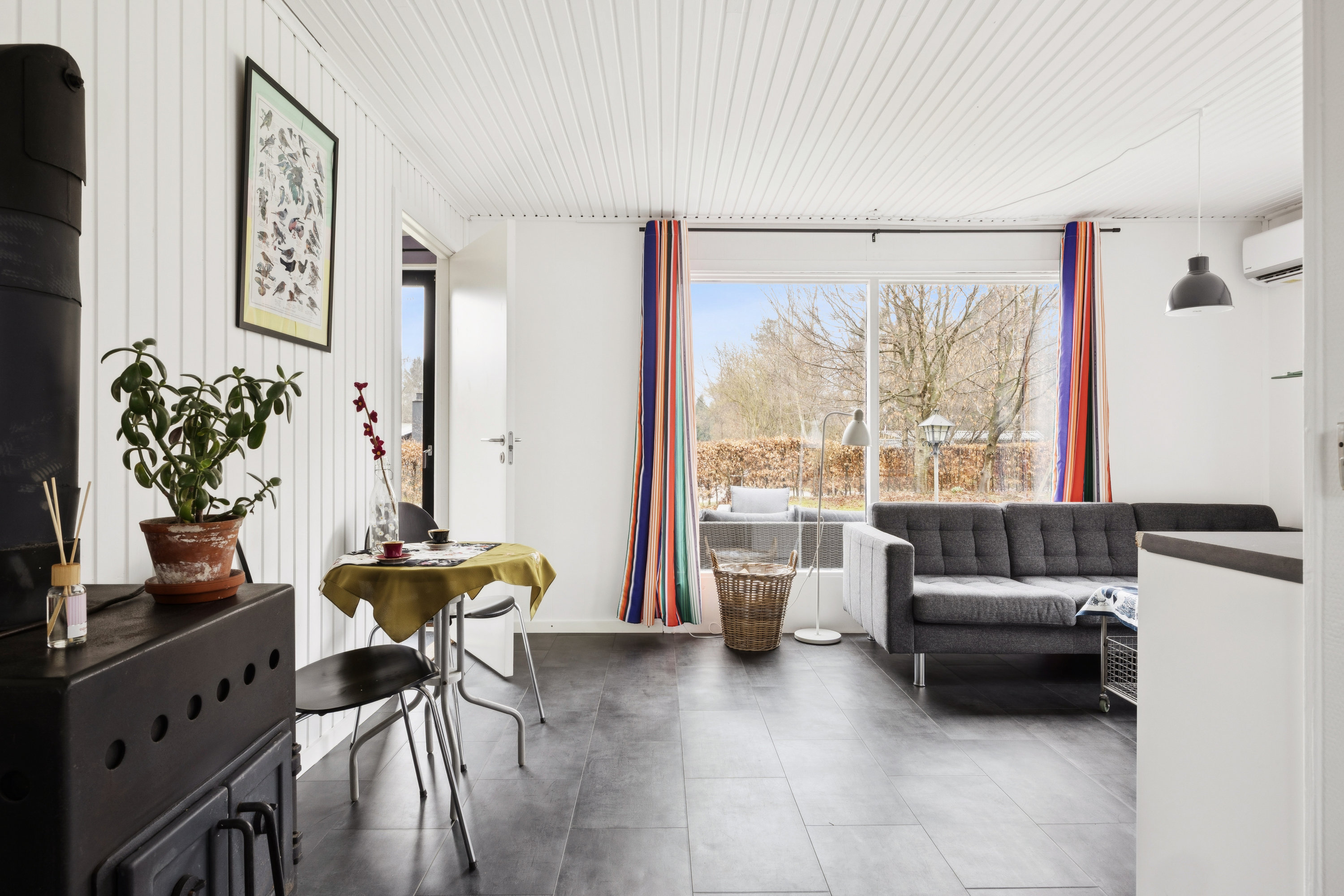 Fremhævet stue billede i fuldskærmstilstand. Billede af Thorsvej 1, 4140 Borup