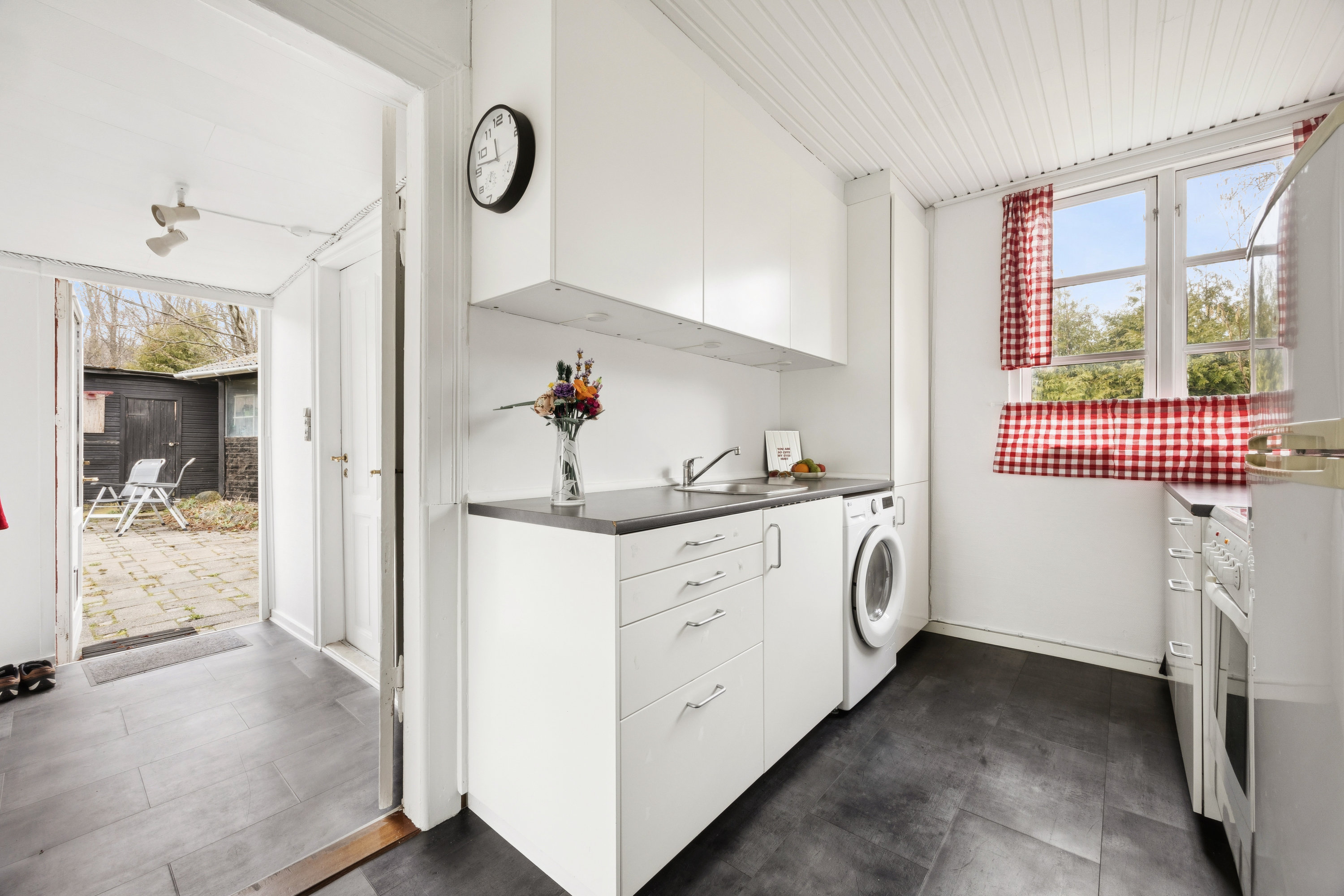 Fremhævet køkken billede i fuldskærmstilstand. Billede af Thorsvej 1, 4140 Borup