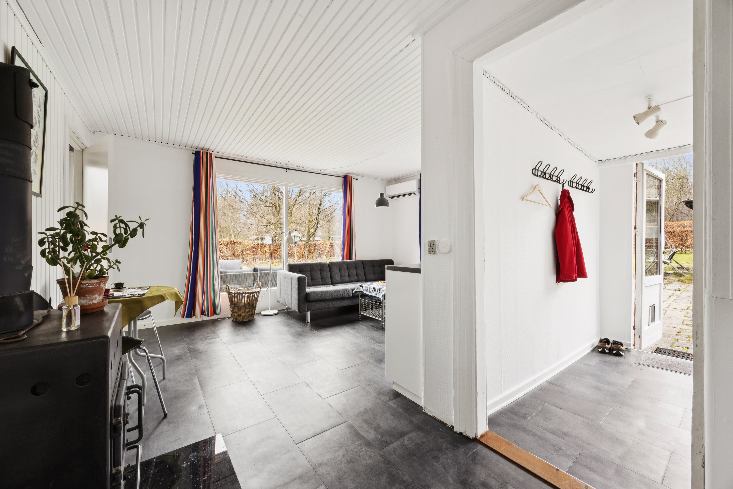 Fremhævet stue billede i fuldskærmstilstand. Billede af Thorsvej 1, 4140 Borup