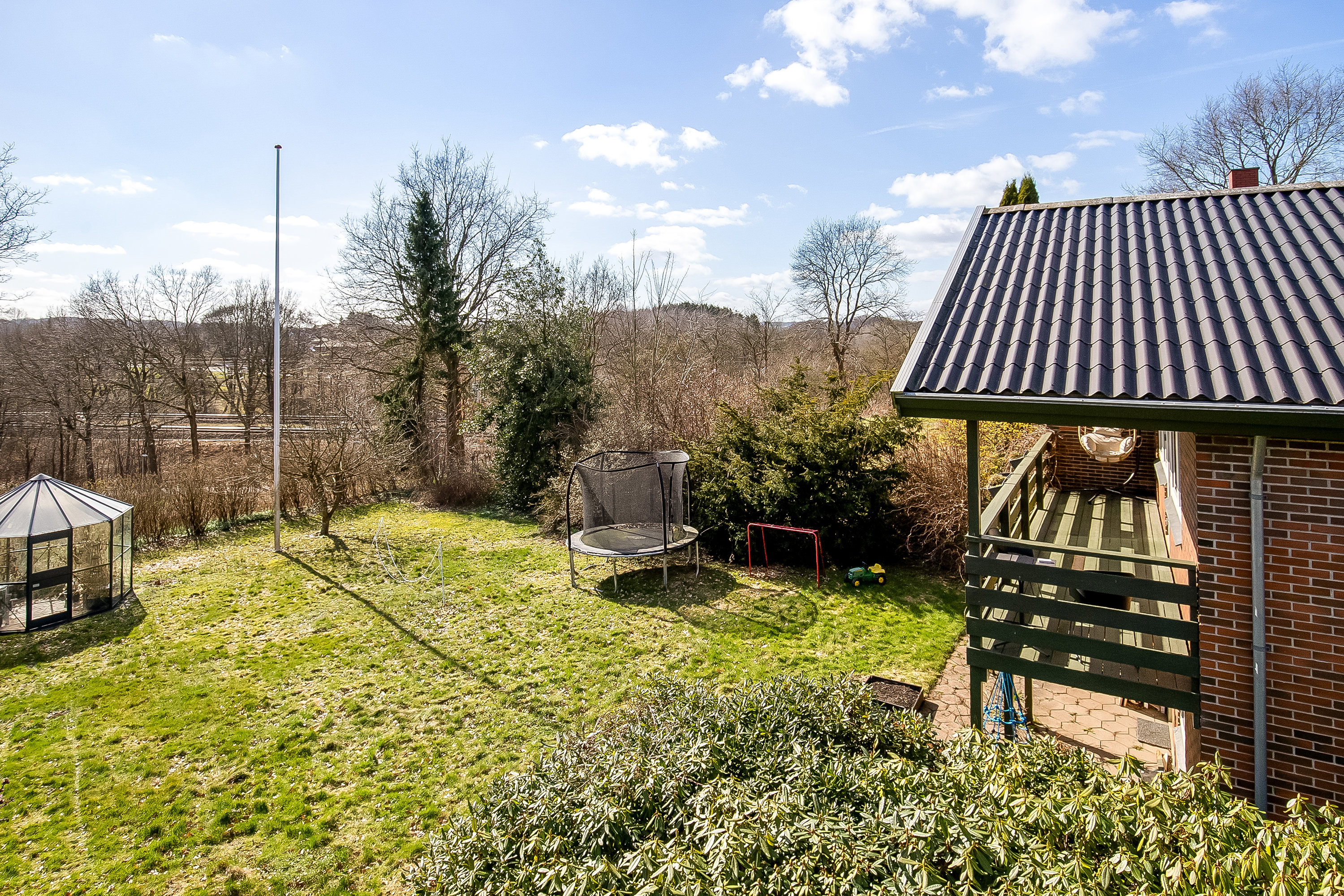 Fremhævet mastefoto billede i fuldskærmstilstand. Billede af Solsortevej 4, 7080 Børkop