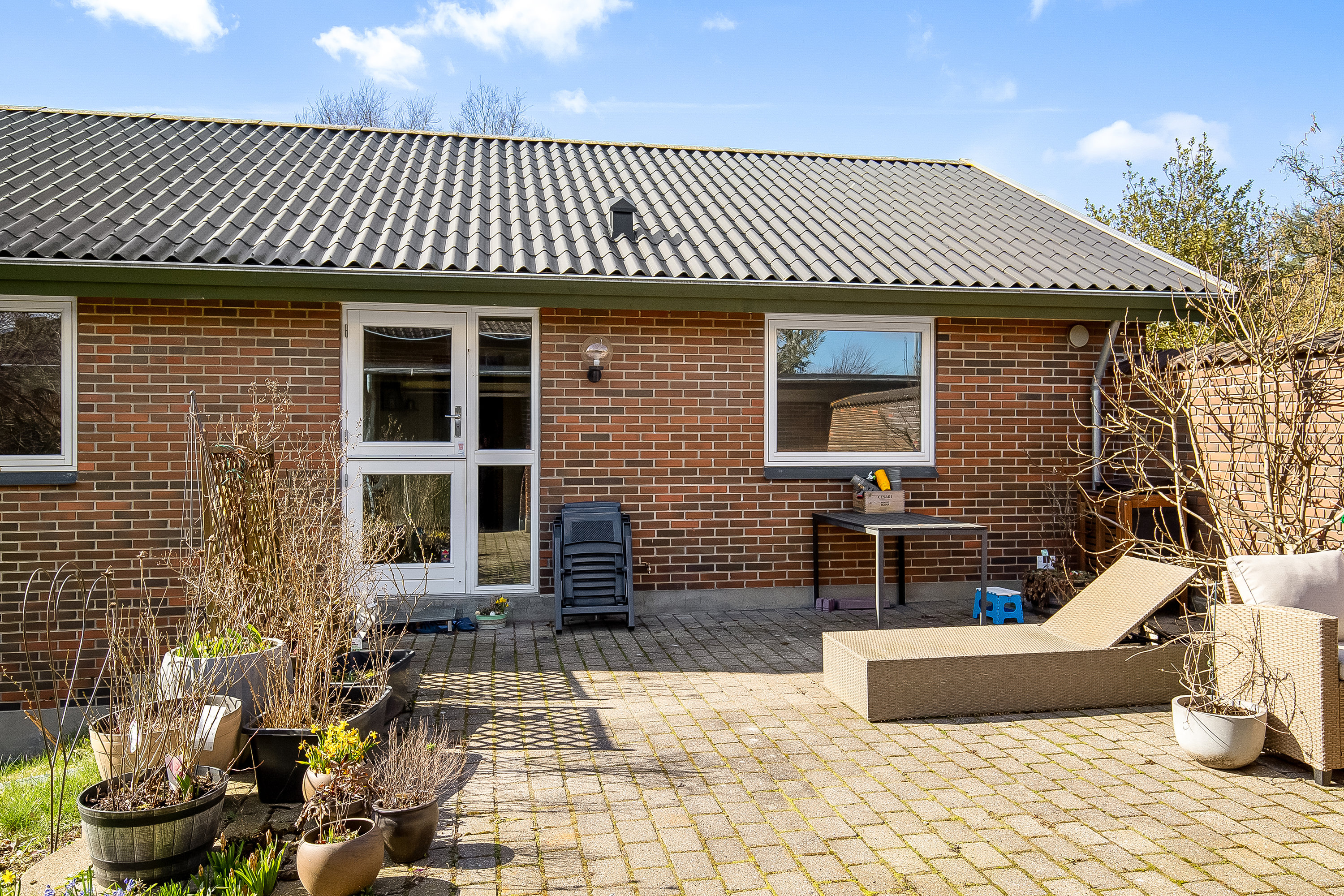 Fremhævet terrasse billede i fuldskærmstilstand. Billede af Solsortevej 4, 7080 Børkop