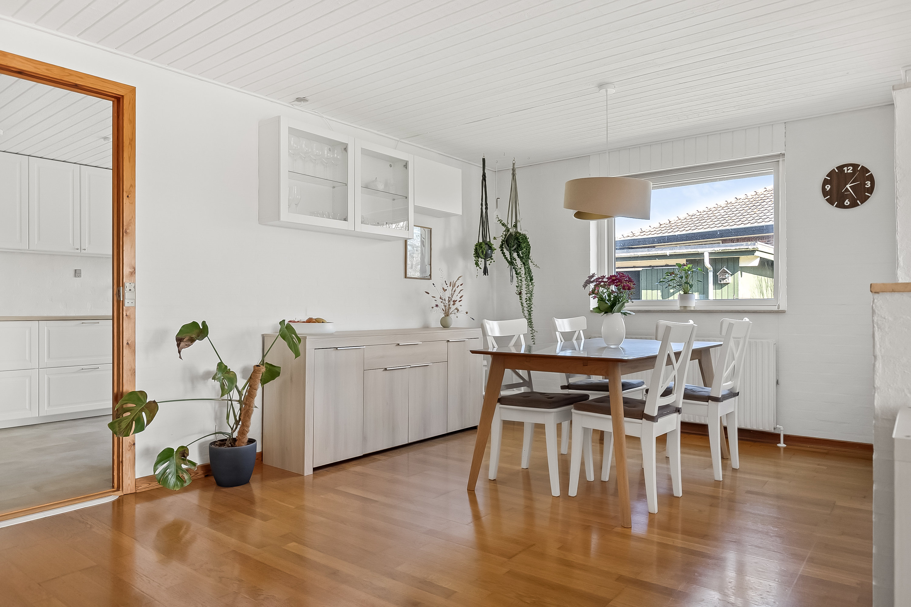 Fremhævet spisestue billede i fuldskærmstilstand. Billede af Solsortevej 4, 7080 Børkop