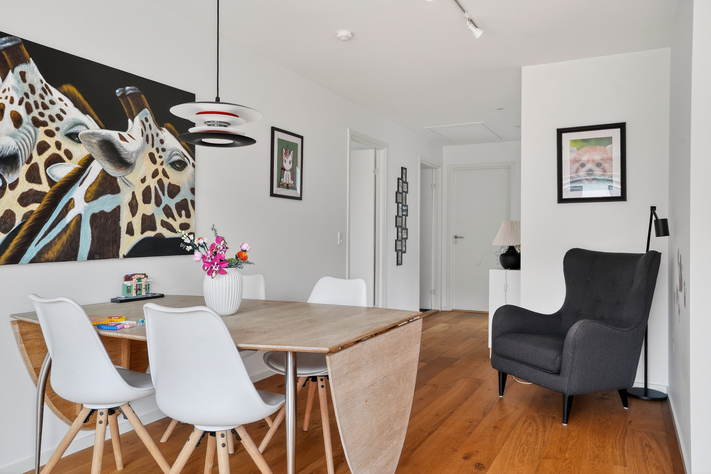 Fremhævet spisestue billede i fuldskærmstilstand. Billede af Godskes Bakke 3, 4390 Vipperød