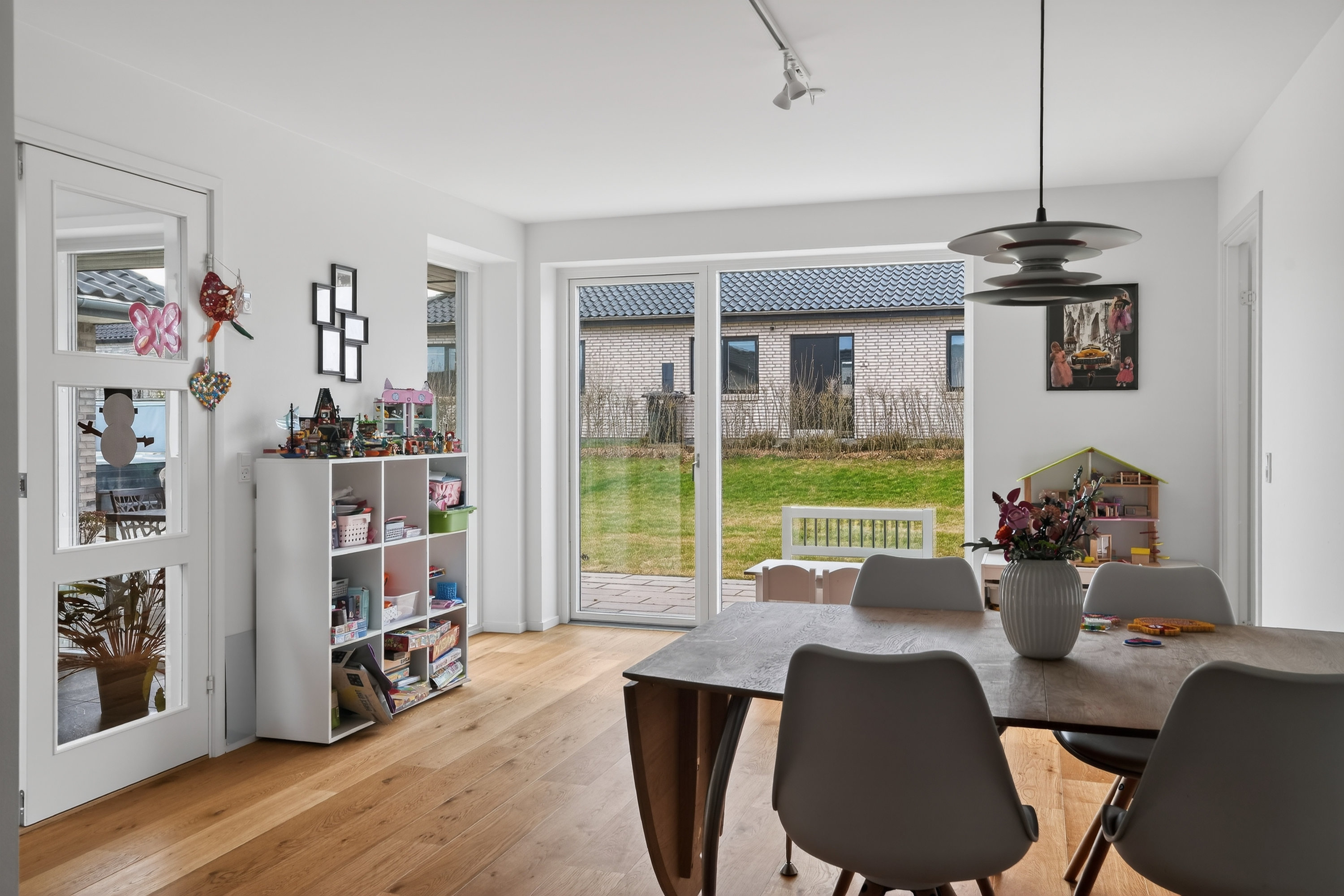 Fremhævet spisestue billede i fuldskærmstilstand. Billede af Godskes Bakke 3, 4390 Vipperød