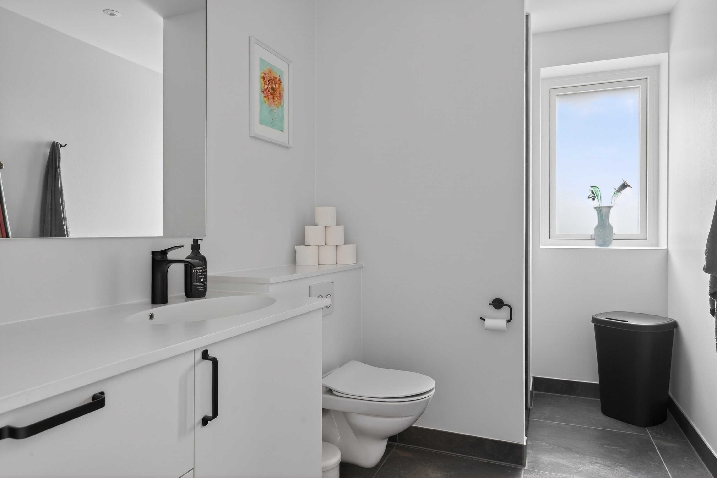 Fremhævet badeværelse billede i fuldskærmstilstand. Billede af Godskes Bakke 3, 4390 Vipperød