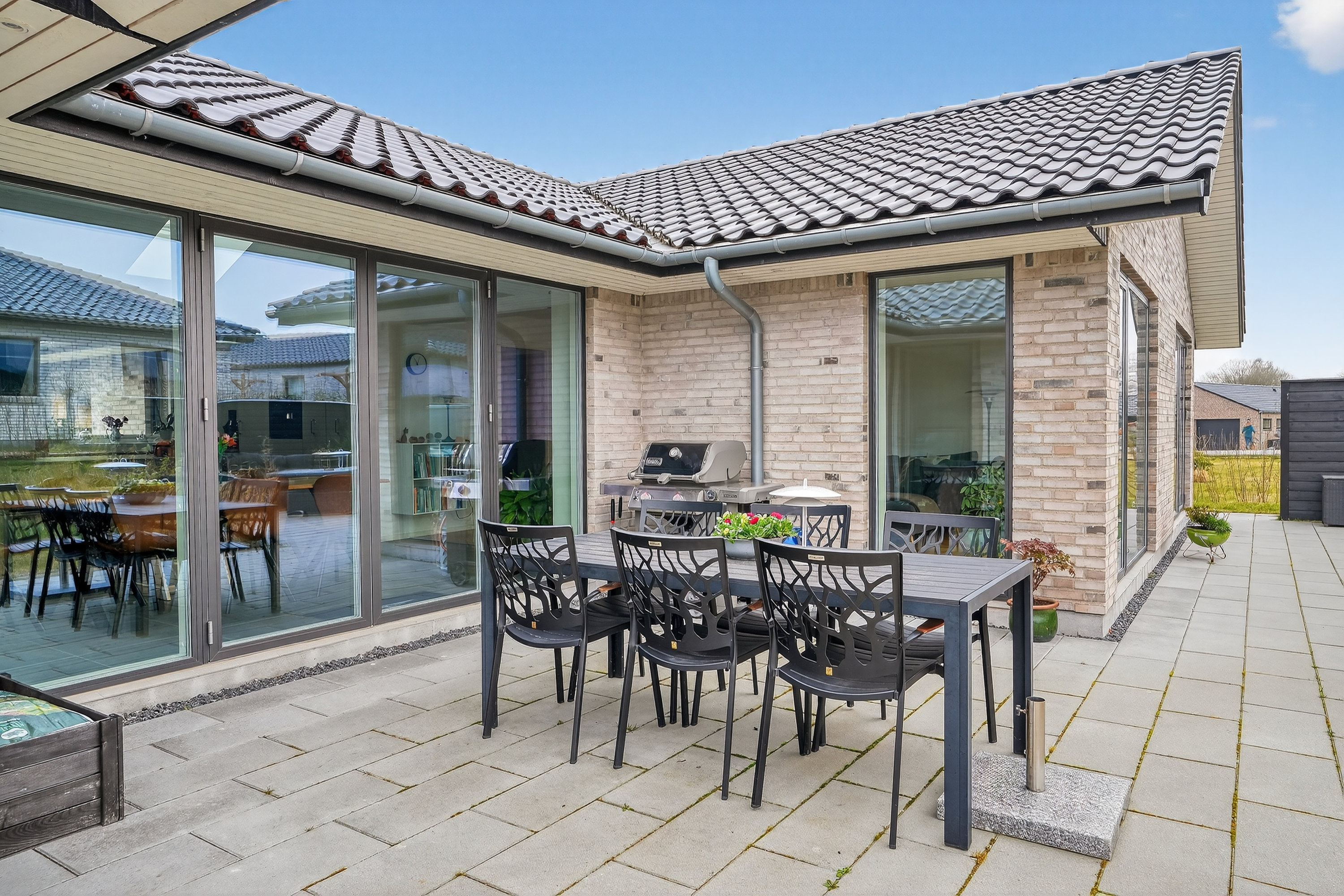 Fremhævet terrasse billede i fuldskærmstilstand. Billede af Godskes Bakke 3, 4390 Vipperød