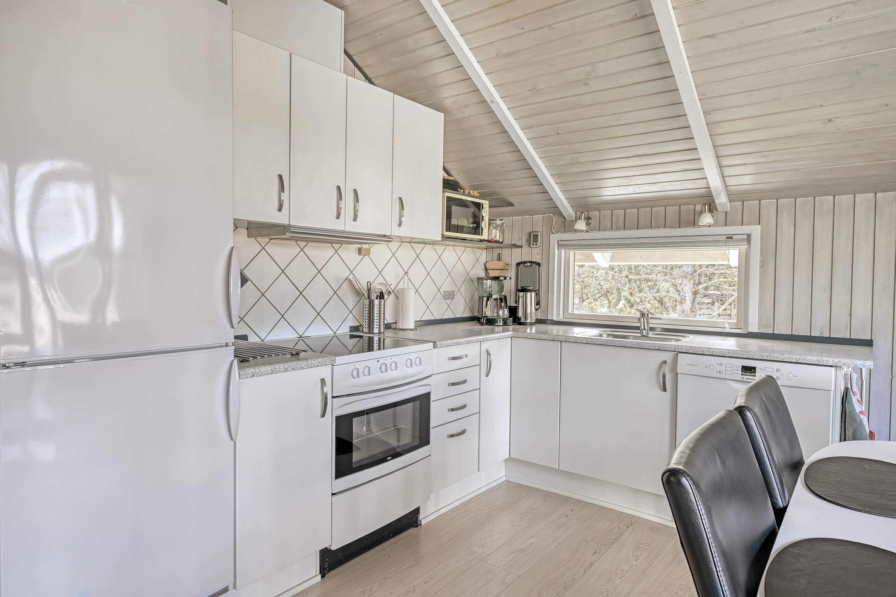 Fremhævet køkken billede i fuldskærmstilstand. Billede af Hedetoftvej 19, 6857 Blåvand