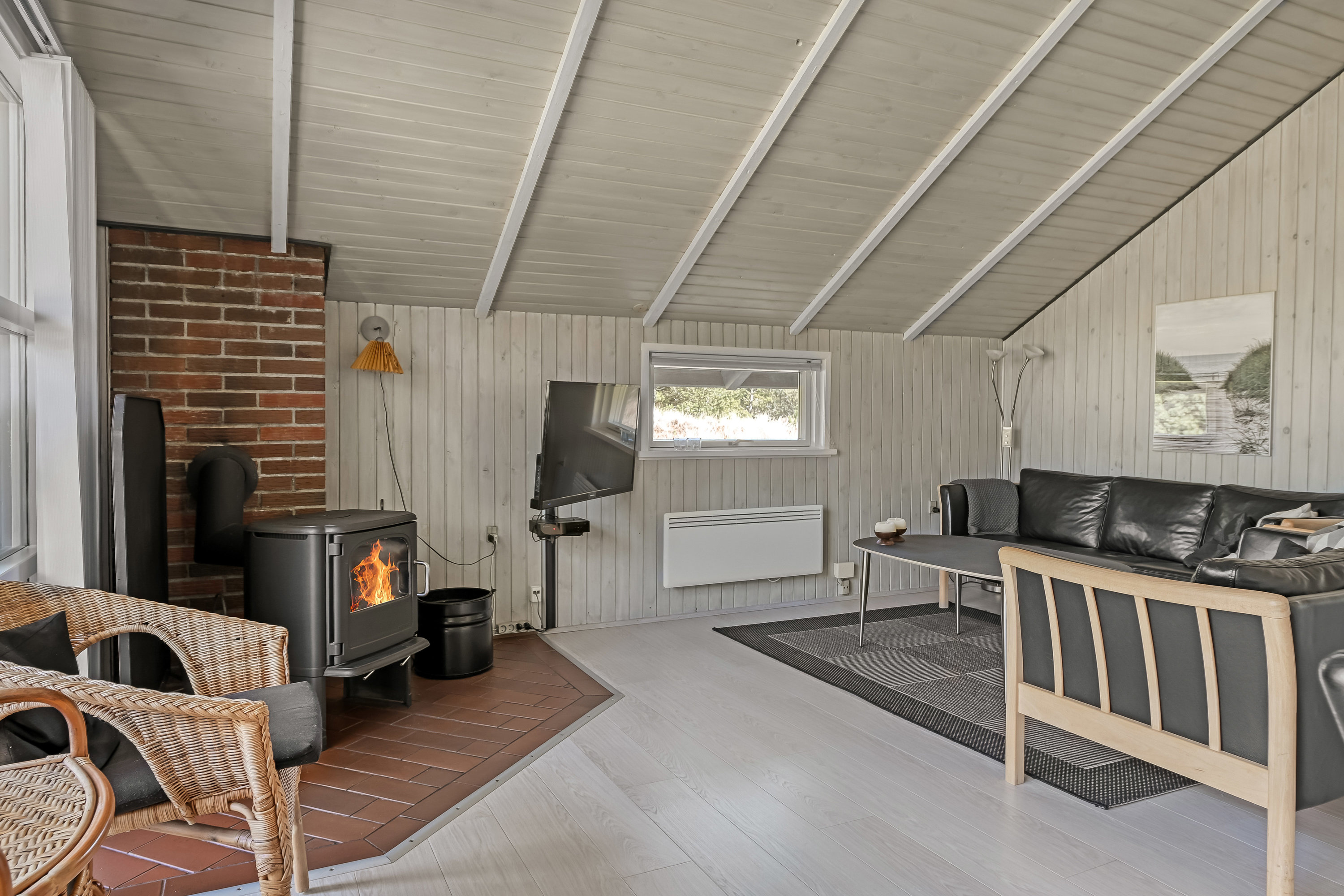 Fremhævet stue billede i fuldskærmstilstand. Billede af Hedetoftvej 19, 6857 Blåvand