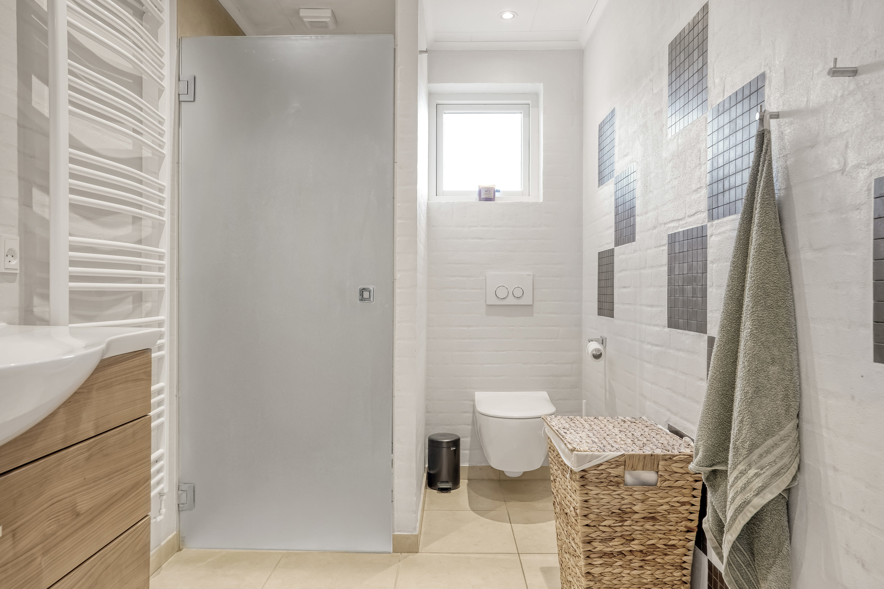 Fremhævet badeværelse billede i fuldskærmstilstand. Billede af Kallerupvej 68, 5230 Odense M