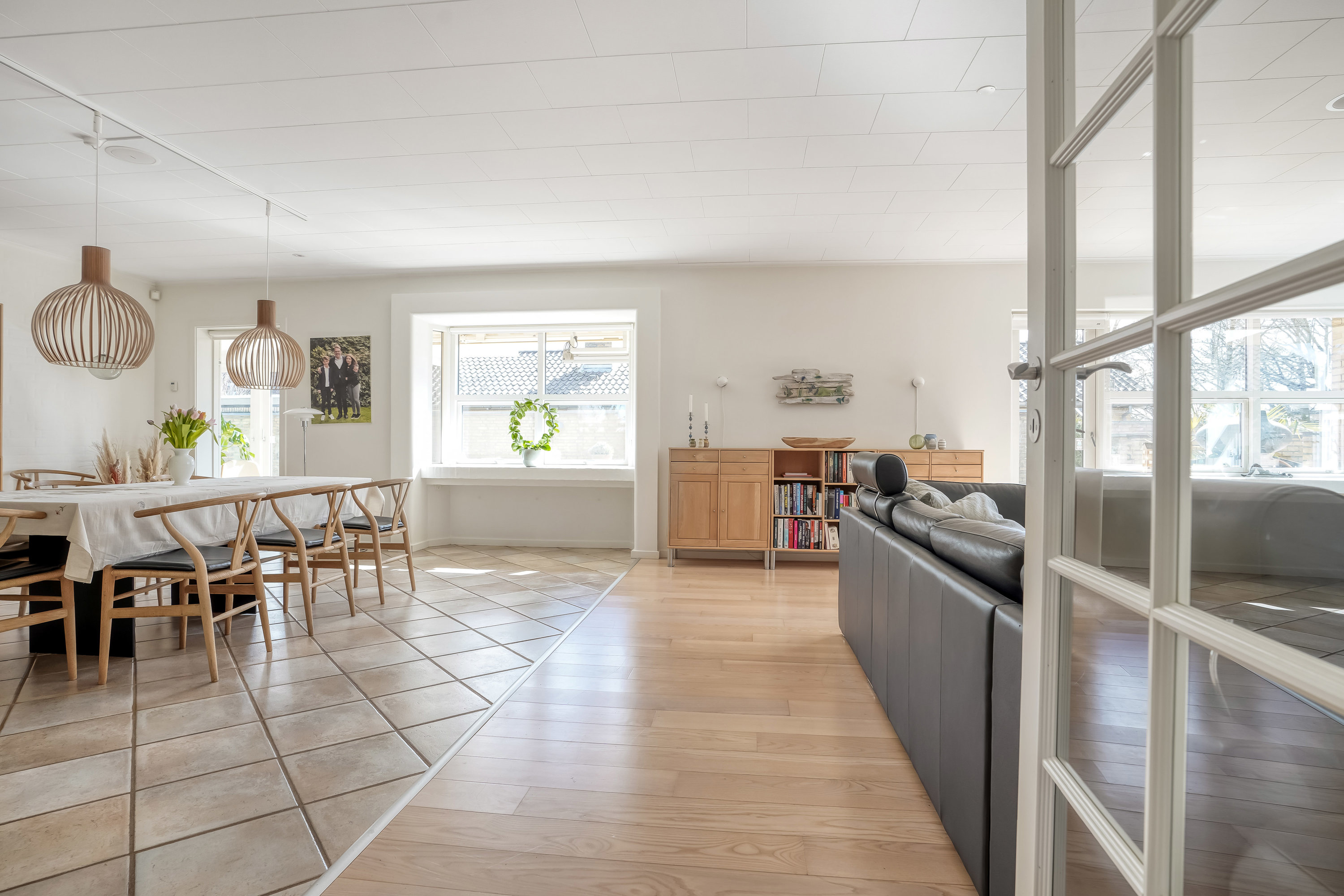 Fremhævet stue billede i fuldskærmstilstand. Billede af Kallerupvej 68, 5230 Odense M