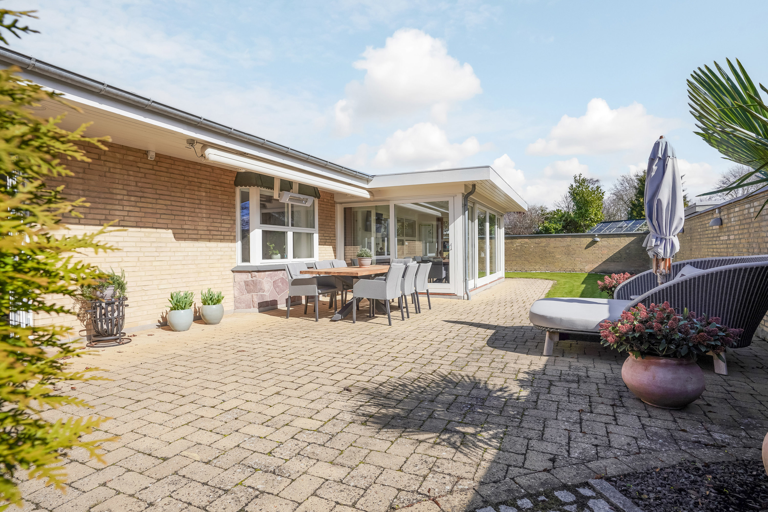 Fremhævet terrasse billede i fuldskærmstilstand. Billede af Kallerupvej 68, 5230 Odense M