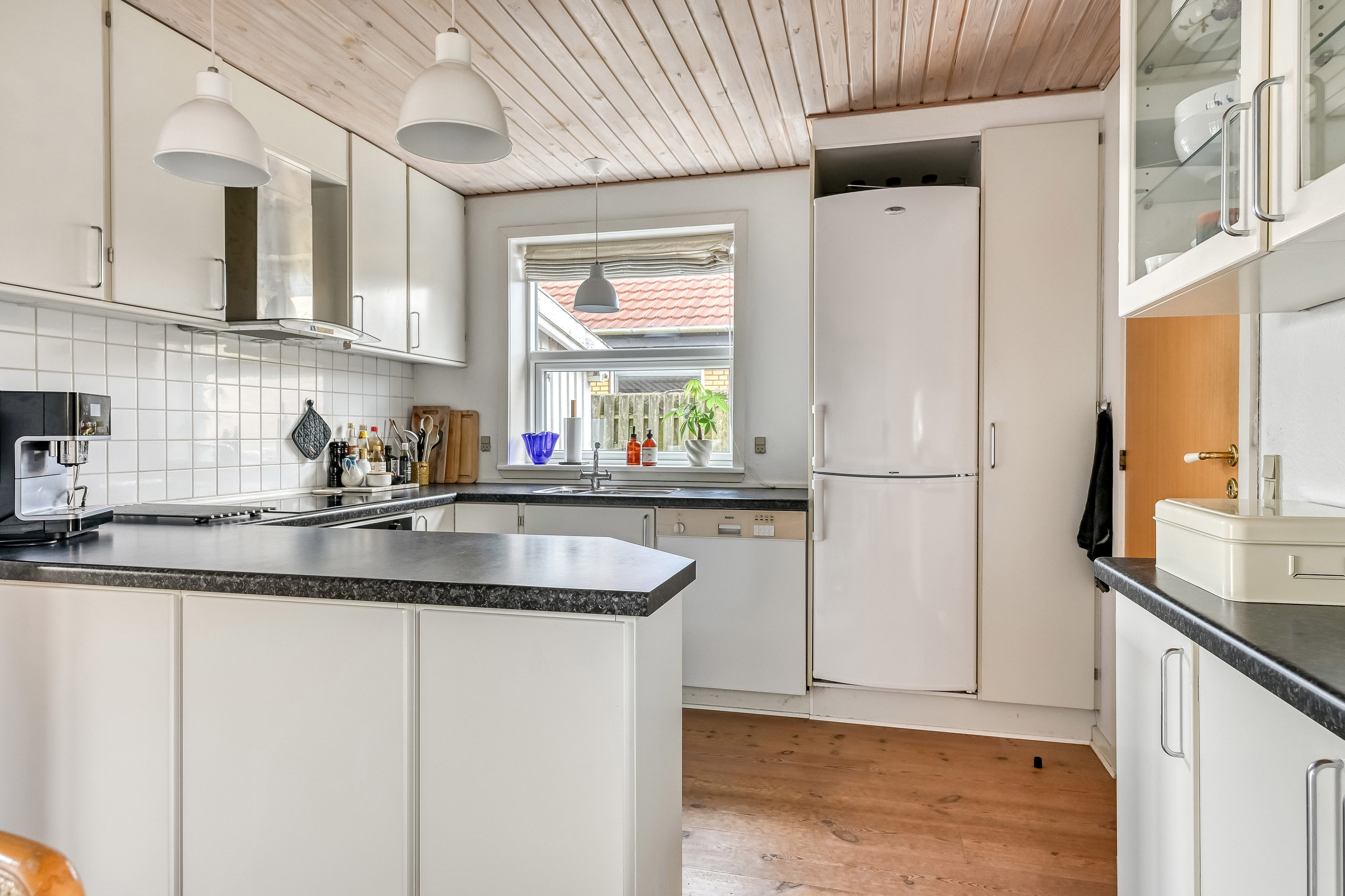 Fremhævet køkken billede i fuldskærmstilstand. Billede af Blomsterparken 3H, 6710 Esbjerg V