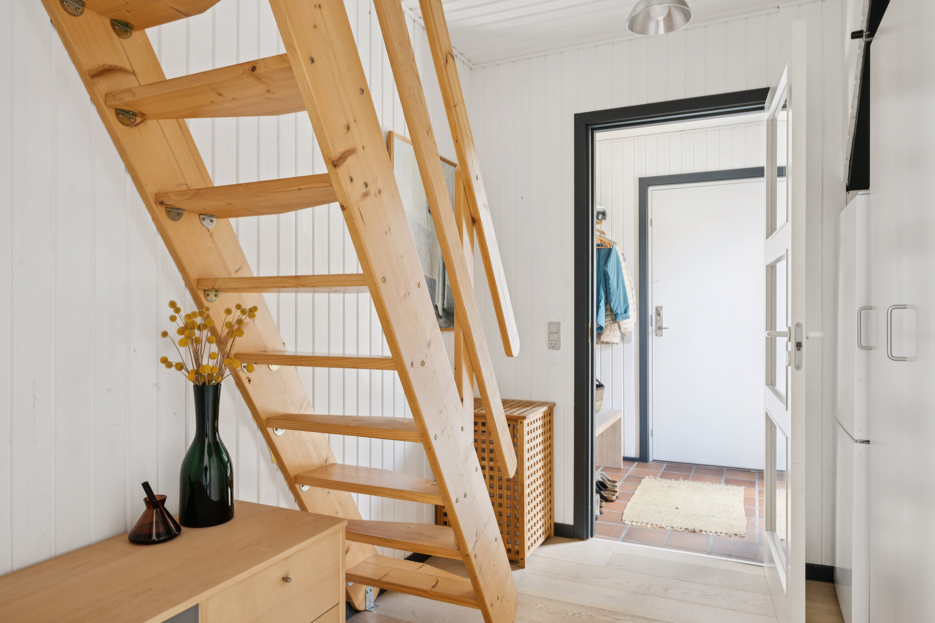 Fremhævet trappe billede i fuldskærmstilstand. Billede af Æselvej 4, Øer, 8400 Ebeltoft