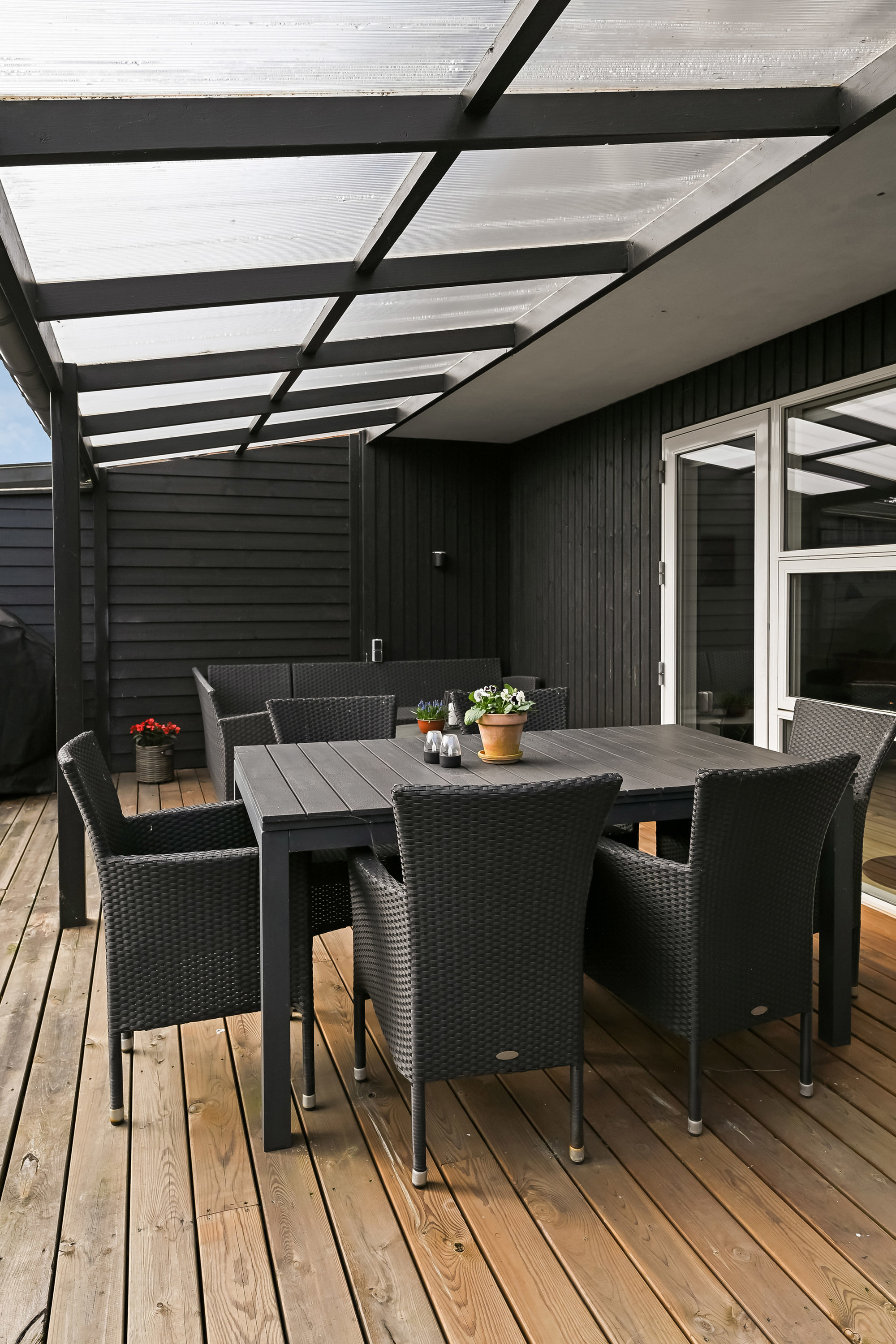 Fremhævet terrasse billede i fuldskærmstilstand. Billede af Grønlandsparken 138A, 6715 Esbjerg N