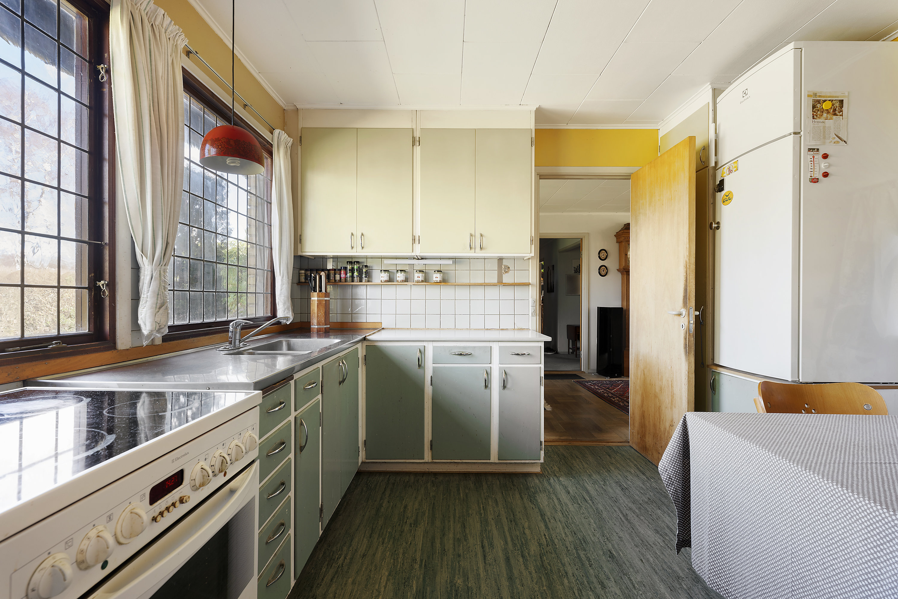 Fremhævet køkken billede i fuldskærmstilstand. Billede af Bueager 63, Trørød, 2950 Vedbæk