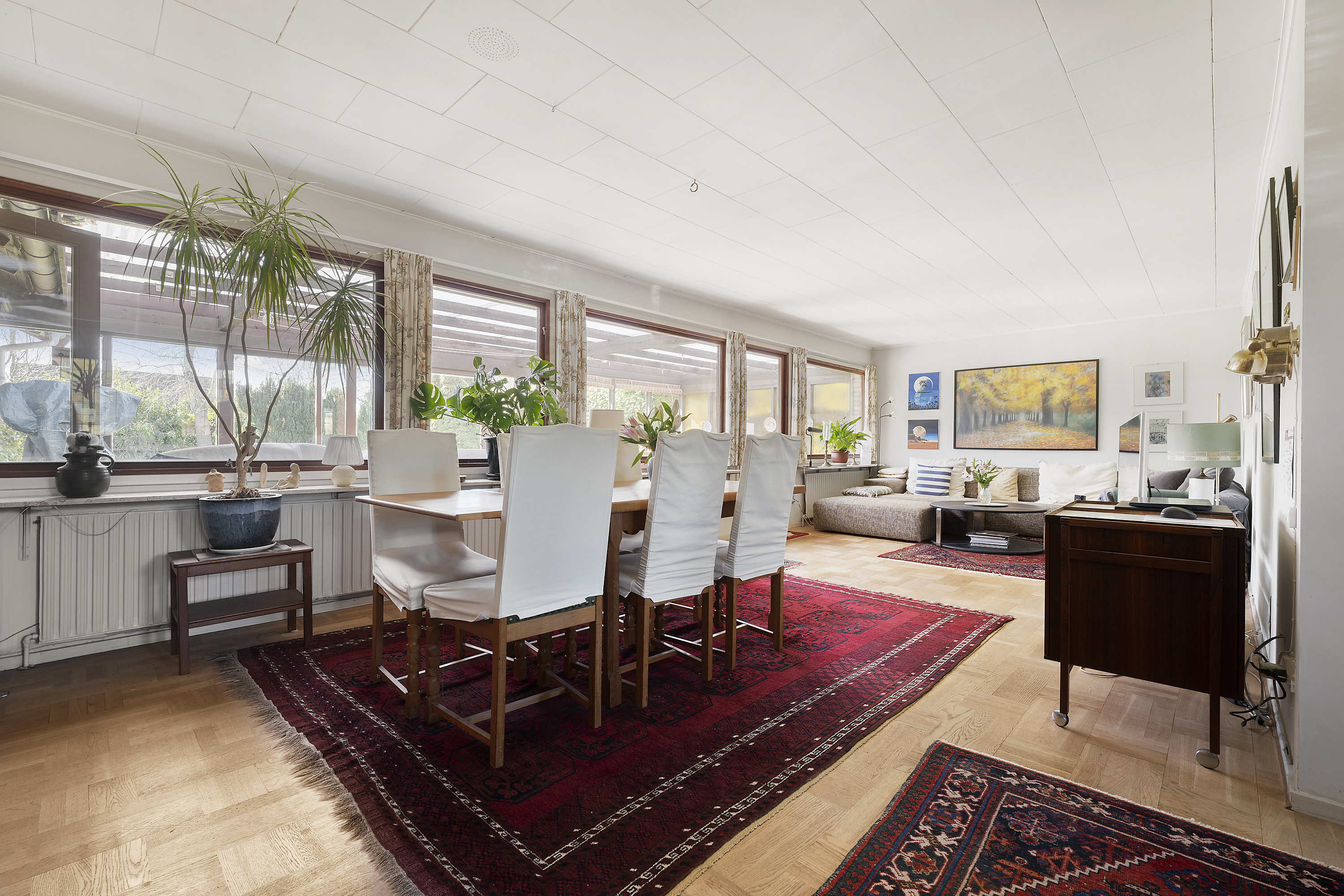 Fremhævet spisestue billede i fuldskærmstilstand. Billede af Bueager 63, Trørød, 2950 Vedbæk