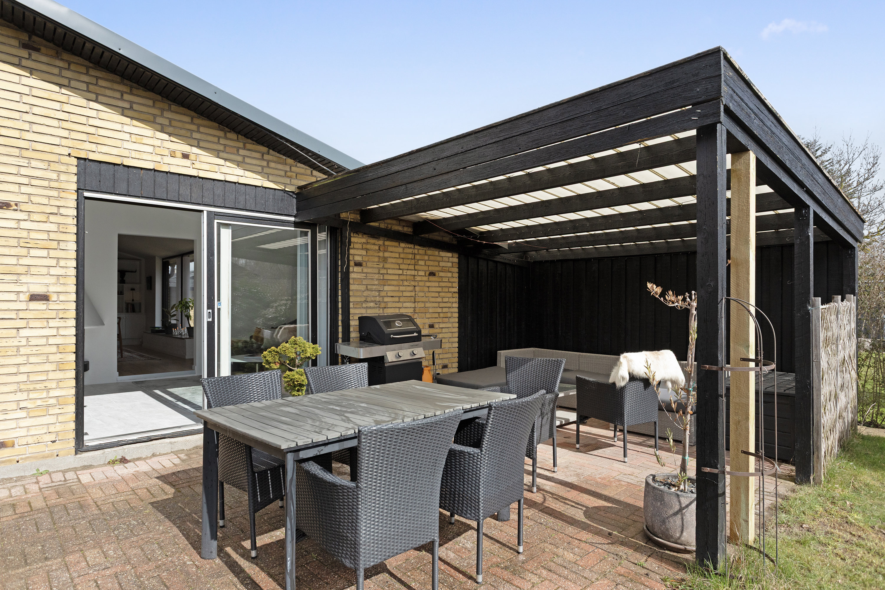 Fremhævet overdækket terrasse billede i fuldskærmstilstand. Billede af Skebyvej 32, 2740 Skovlunde